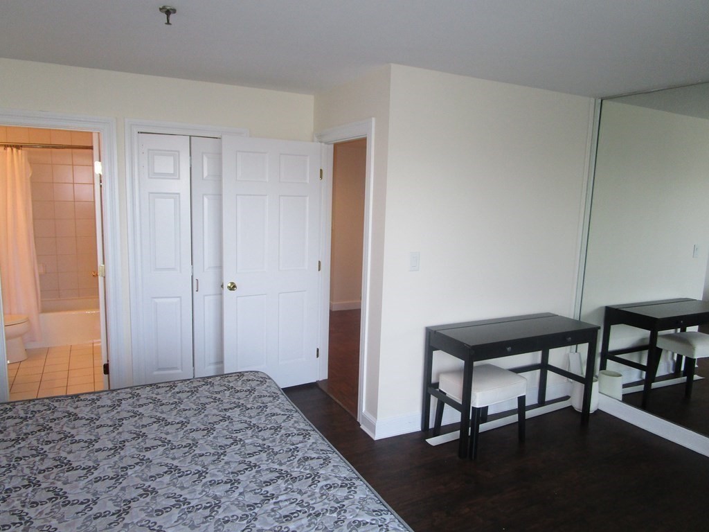 390 Commonwealth # 709