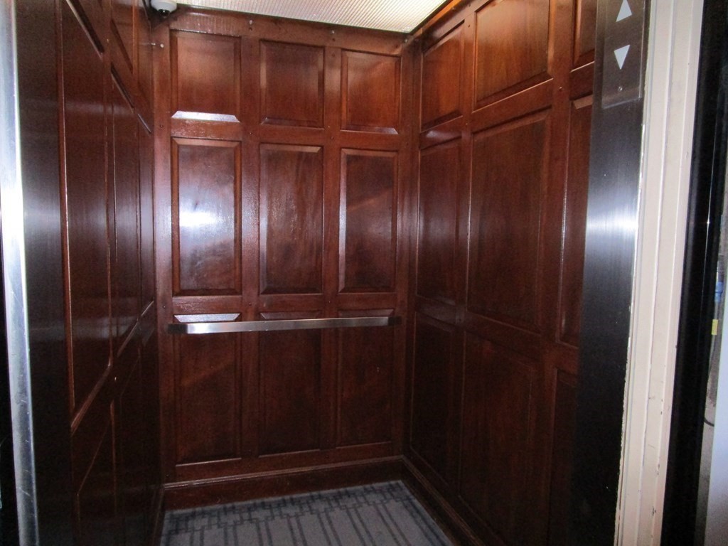 390 Commonwealth # 709
