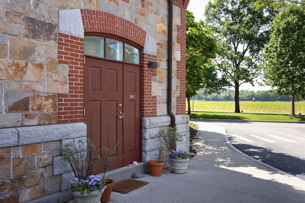 2430 Beacon Street # 201