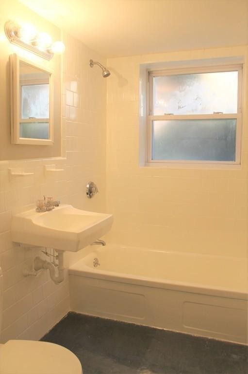 67 Colborne Rd # B2