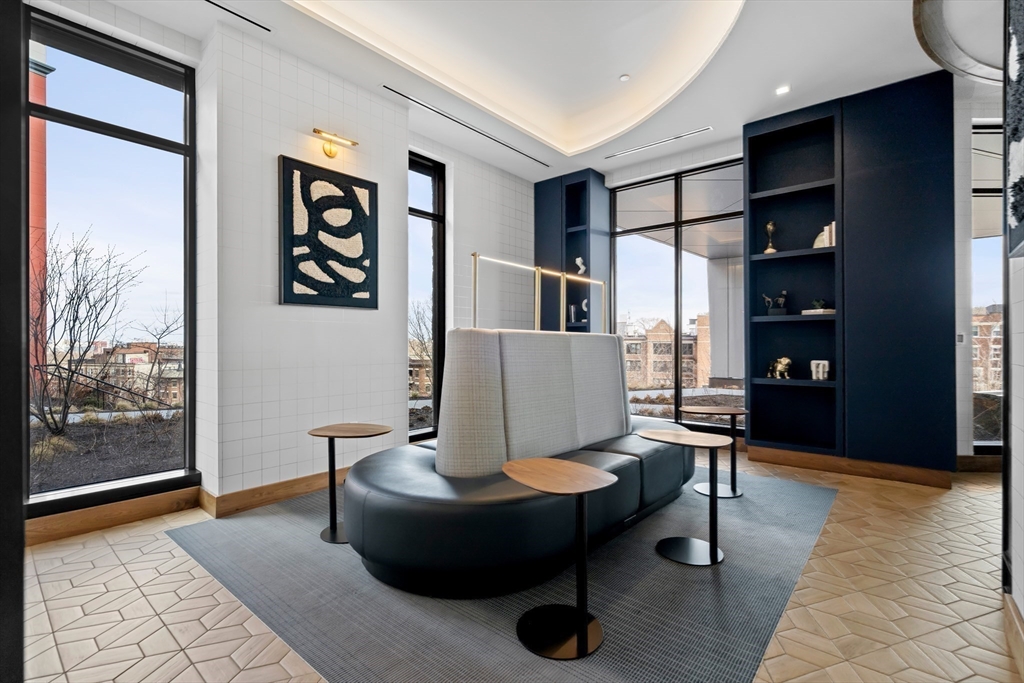 1515 Commonwealth Ave # 606