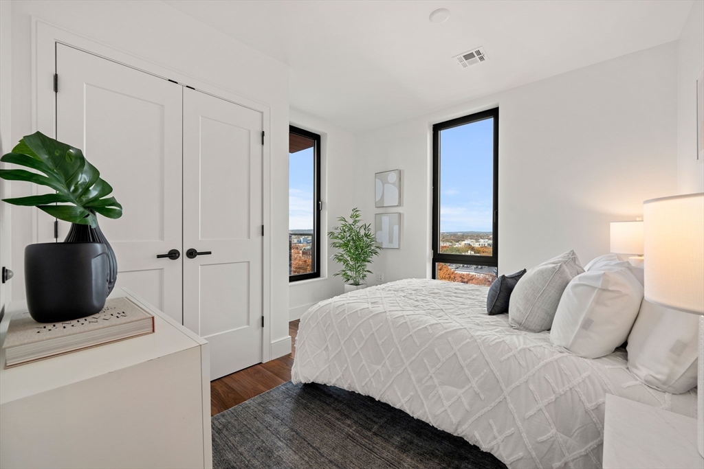 1515 Commonwealth Ave # 606