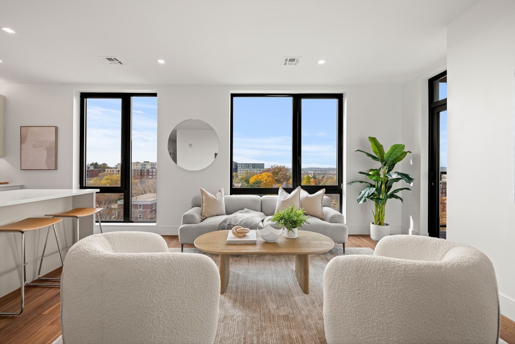 1515 Commonwealth Ave # 606