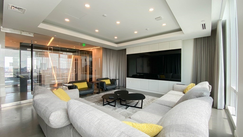 188 Brookline Ave # 21C