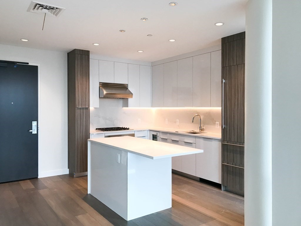 188 Brookline Ave # 21C