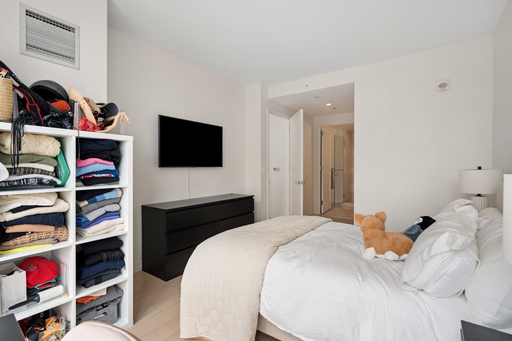 1 Franklin St # 2507