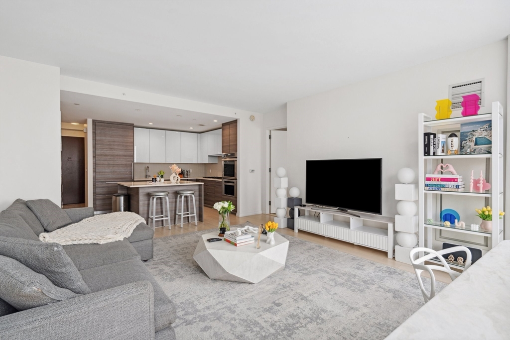 1 Franklin St # 2507