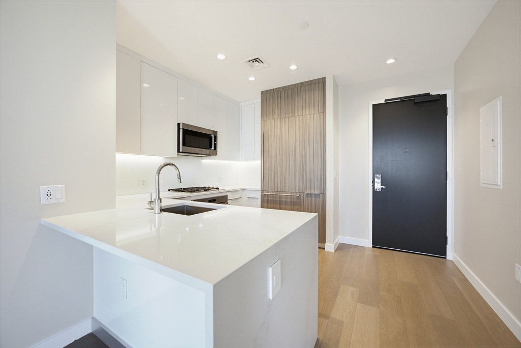 188 Brookline Ave # 19D