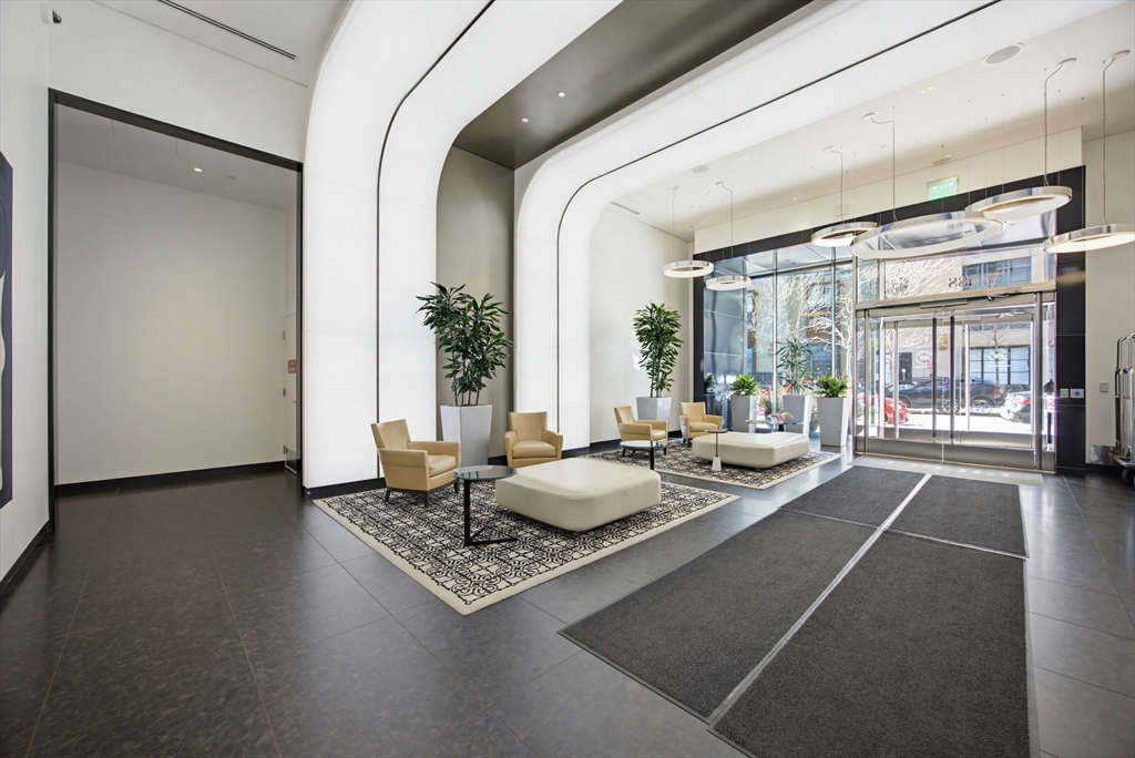 188 Brookline Ave # 19D