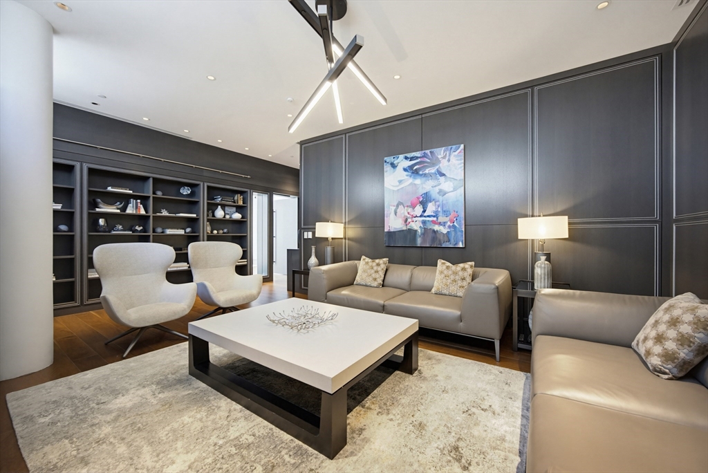 188 Brookline Ave # 19D