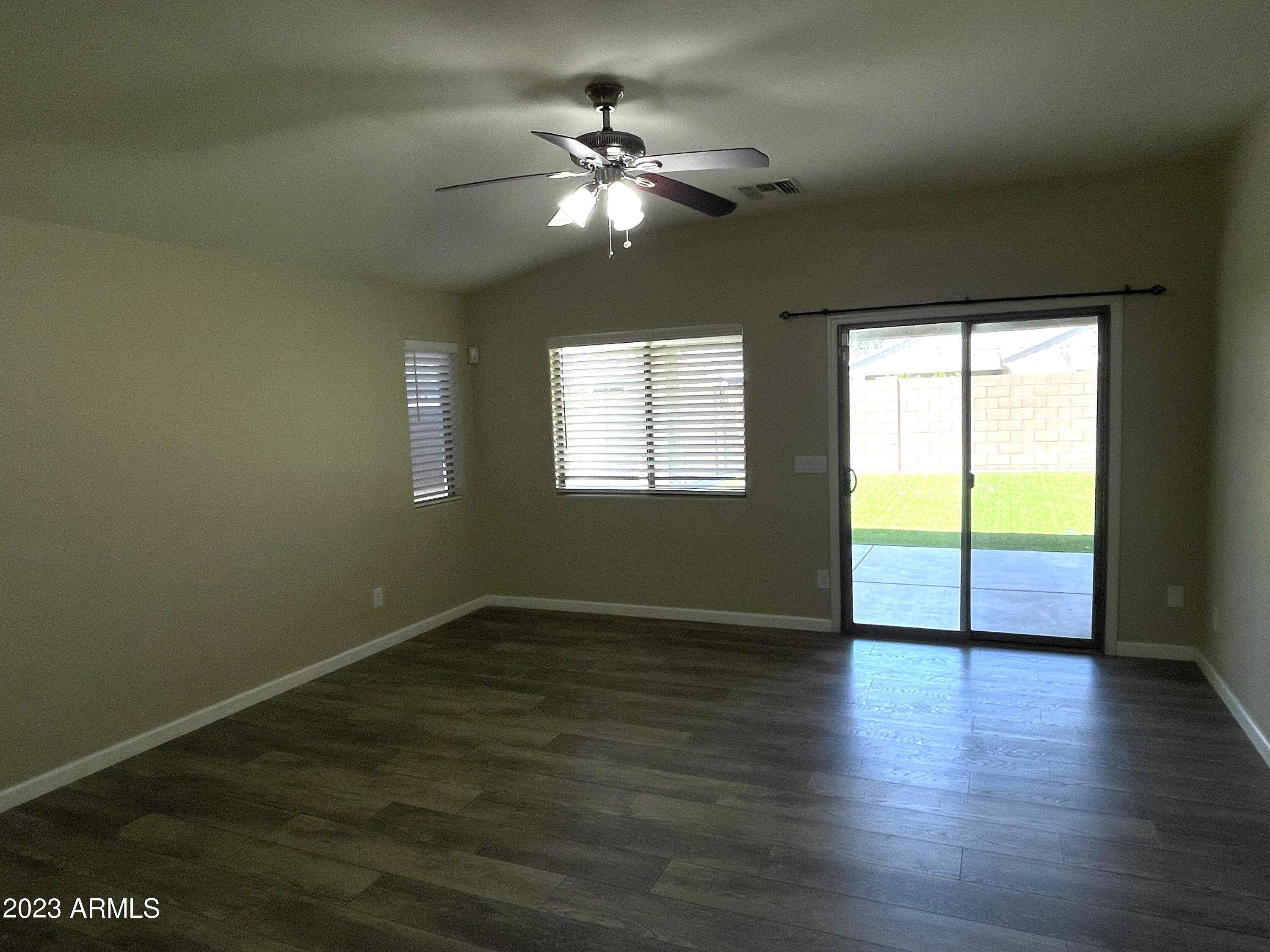 1198 E ANGELINE Avenue