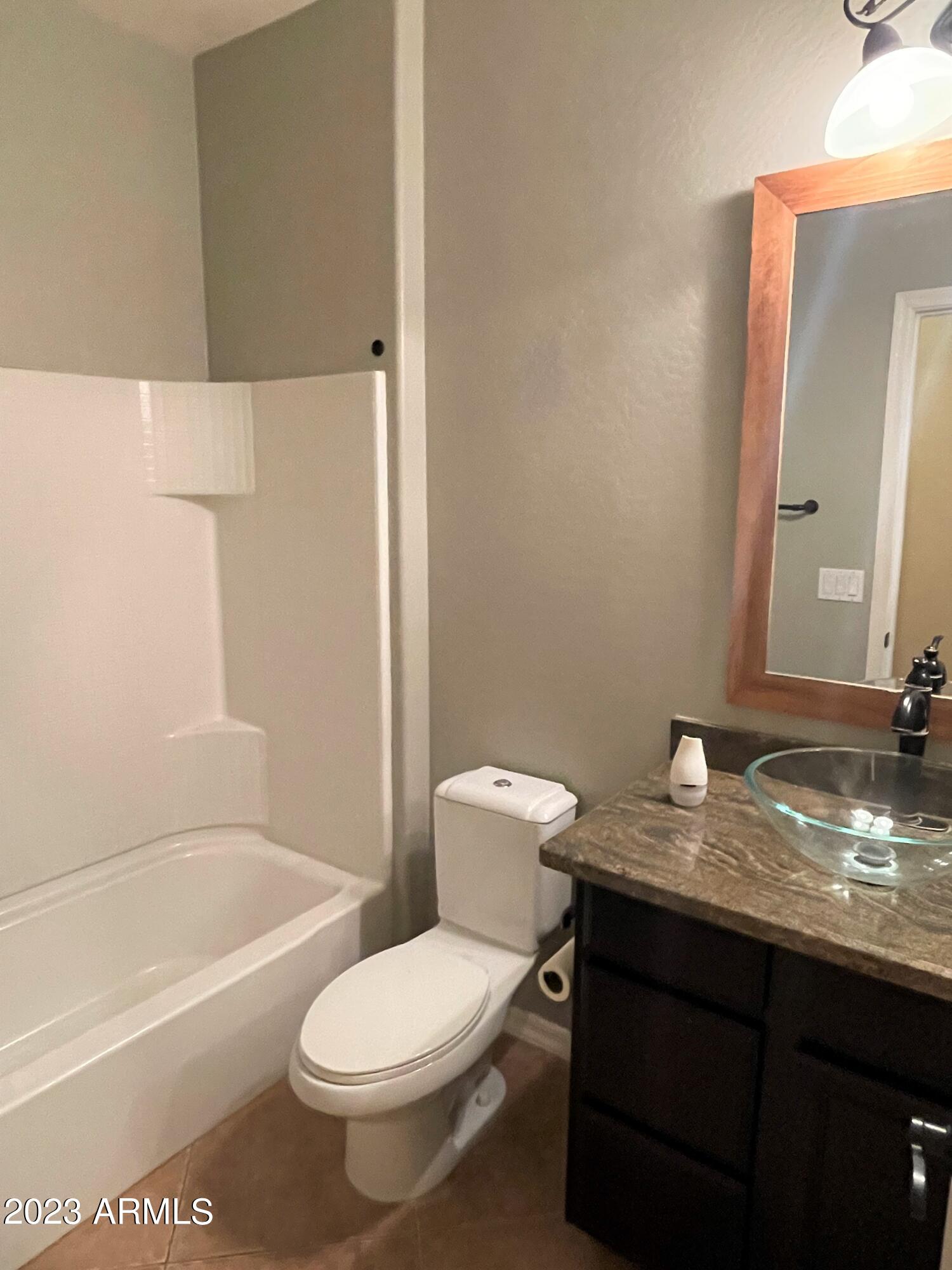 2904 E DUBLIN Street