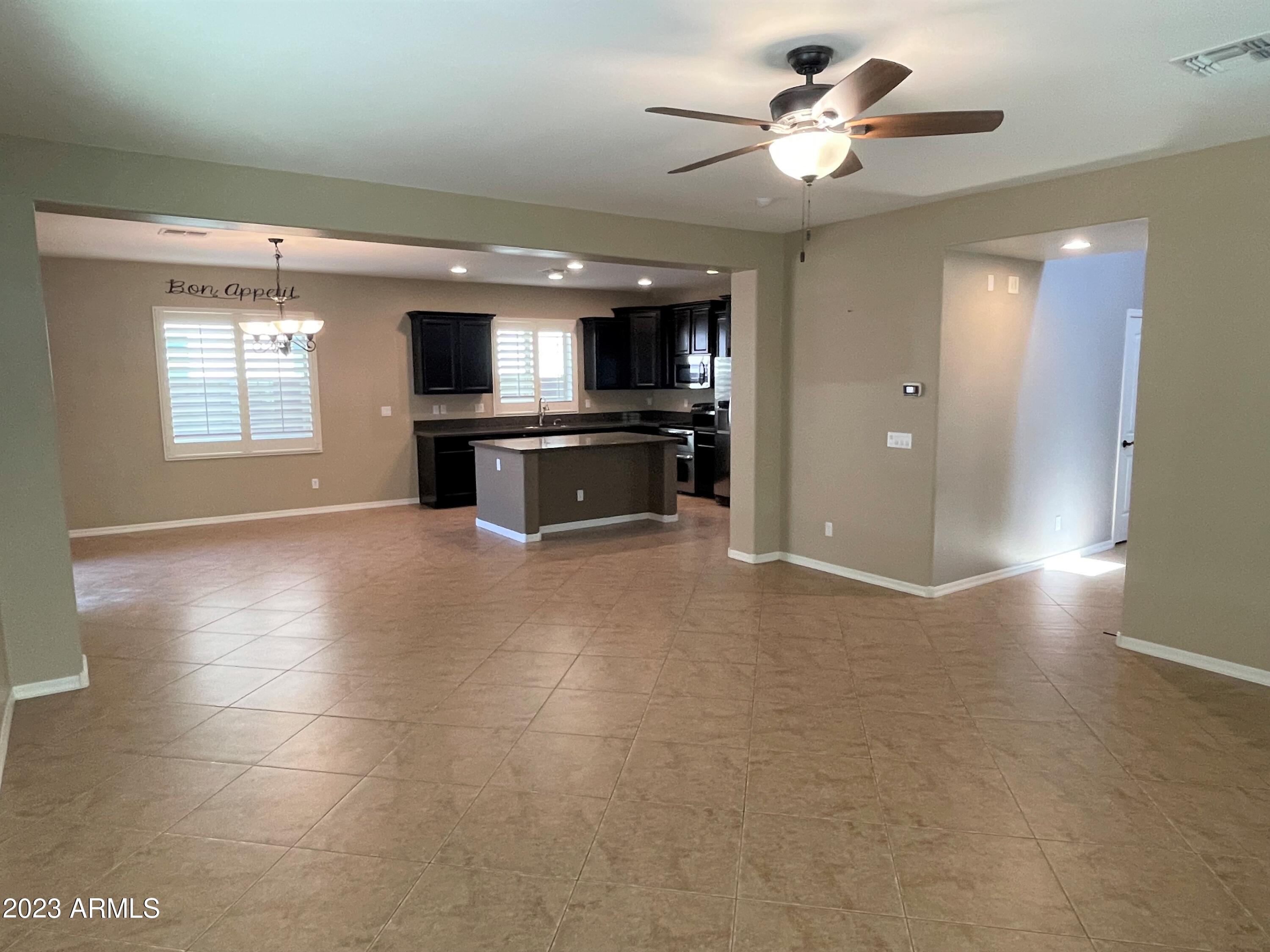 2904 E DUBLIN Street