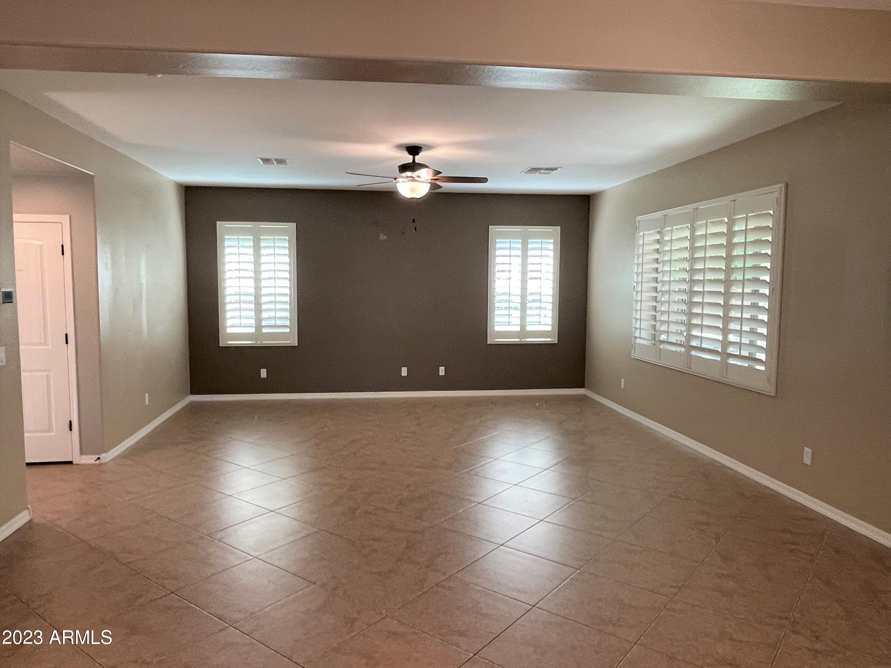 2904 E DUBLIN Street