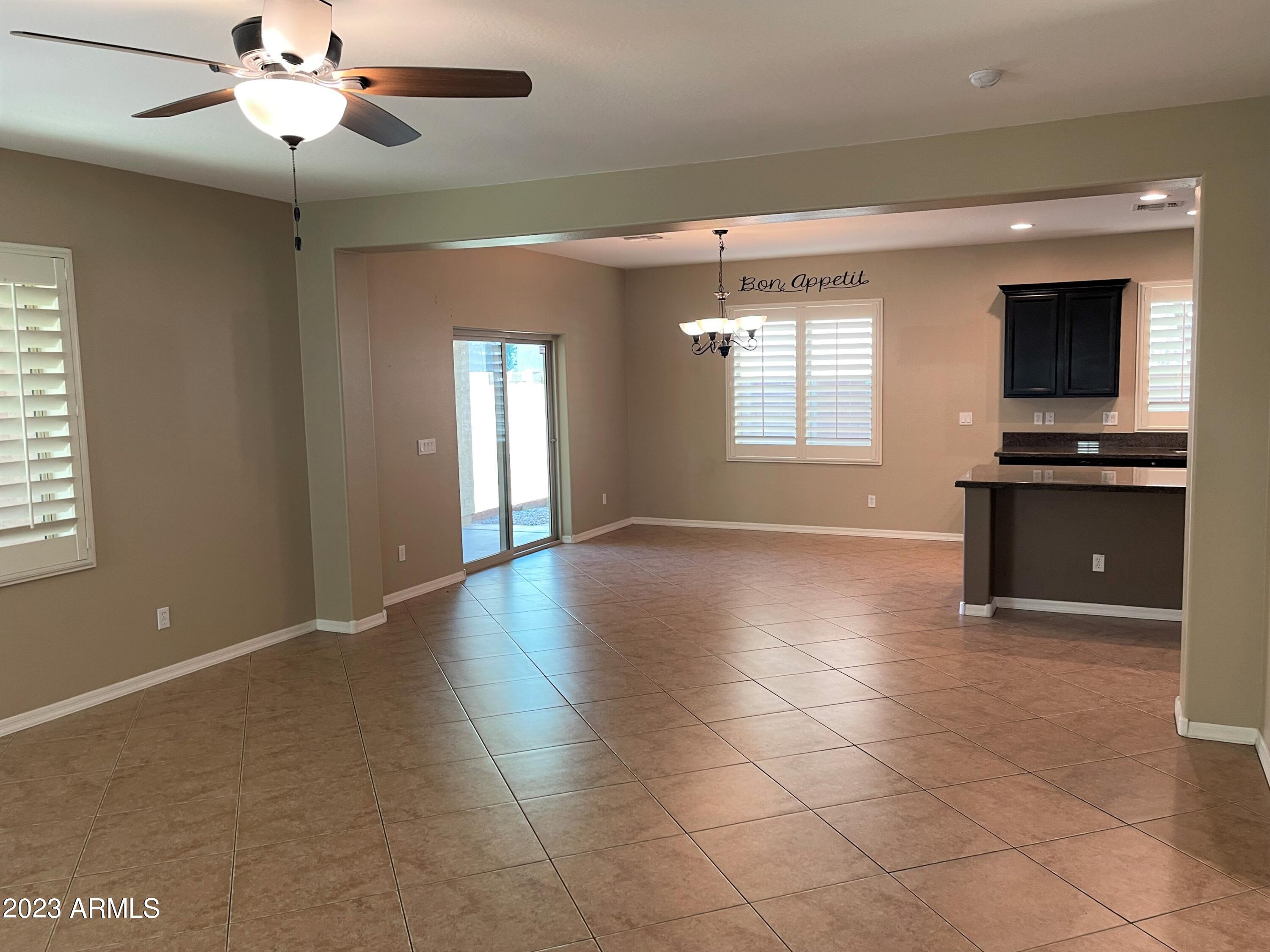 2904 E DUBLIN Street