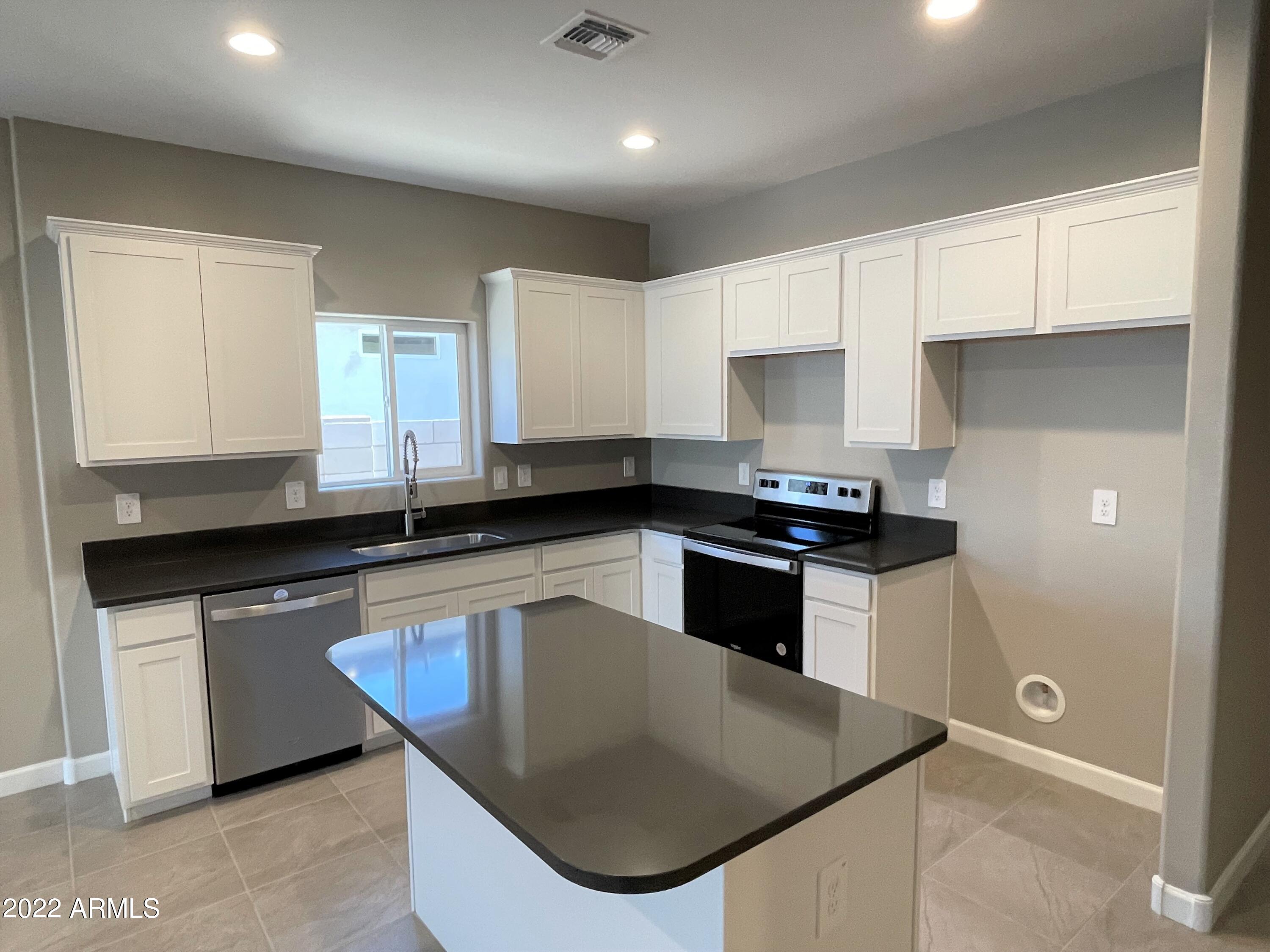 1422 W Siboney Street