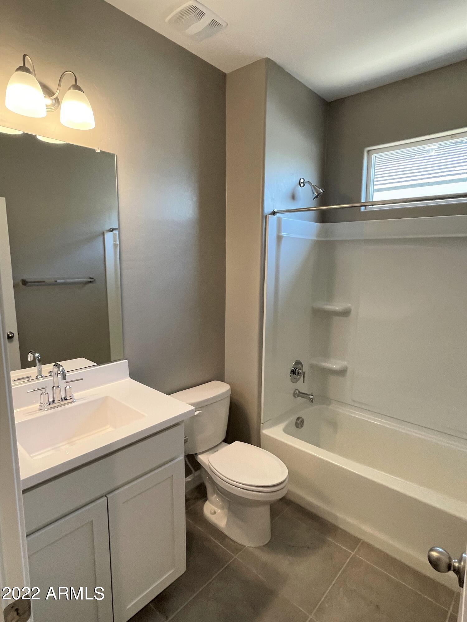 1422 W Siboney Street