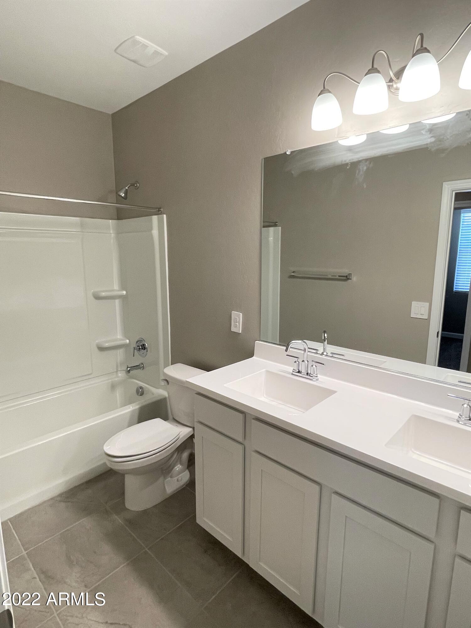 1422 W Siboney Street