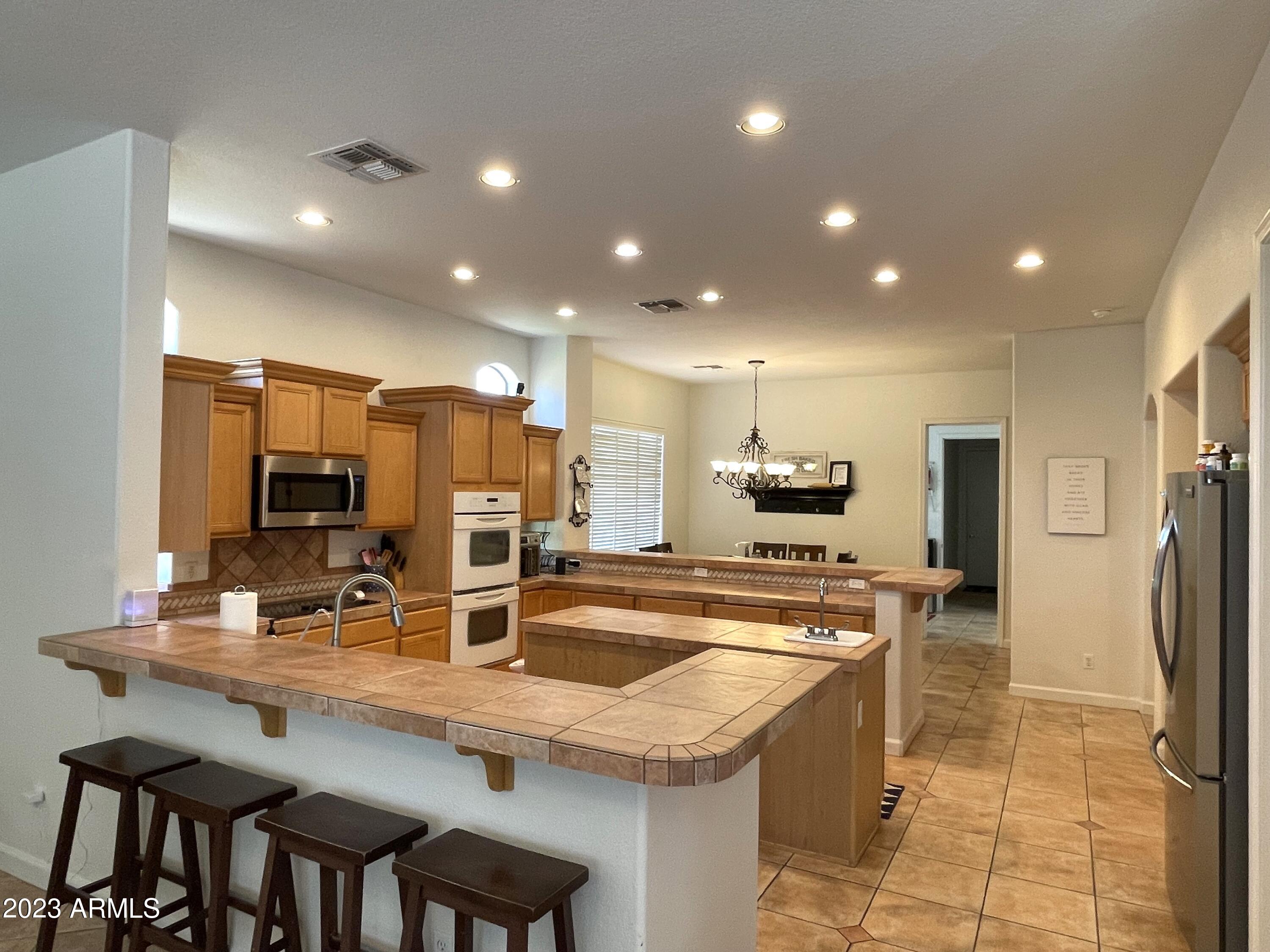1425 N LOMA Vista
