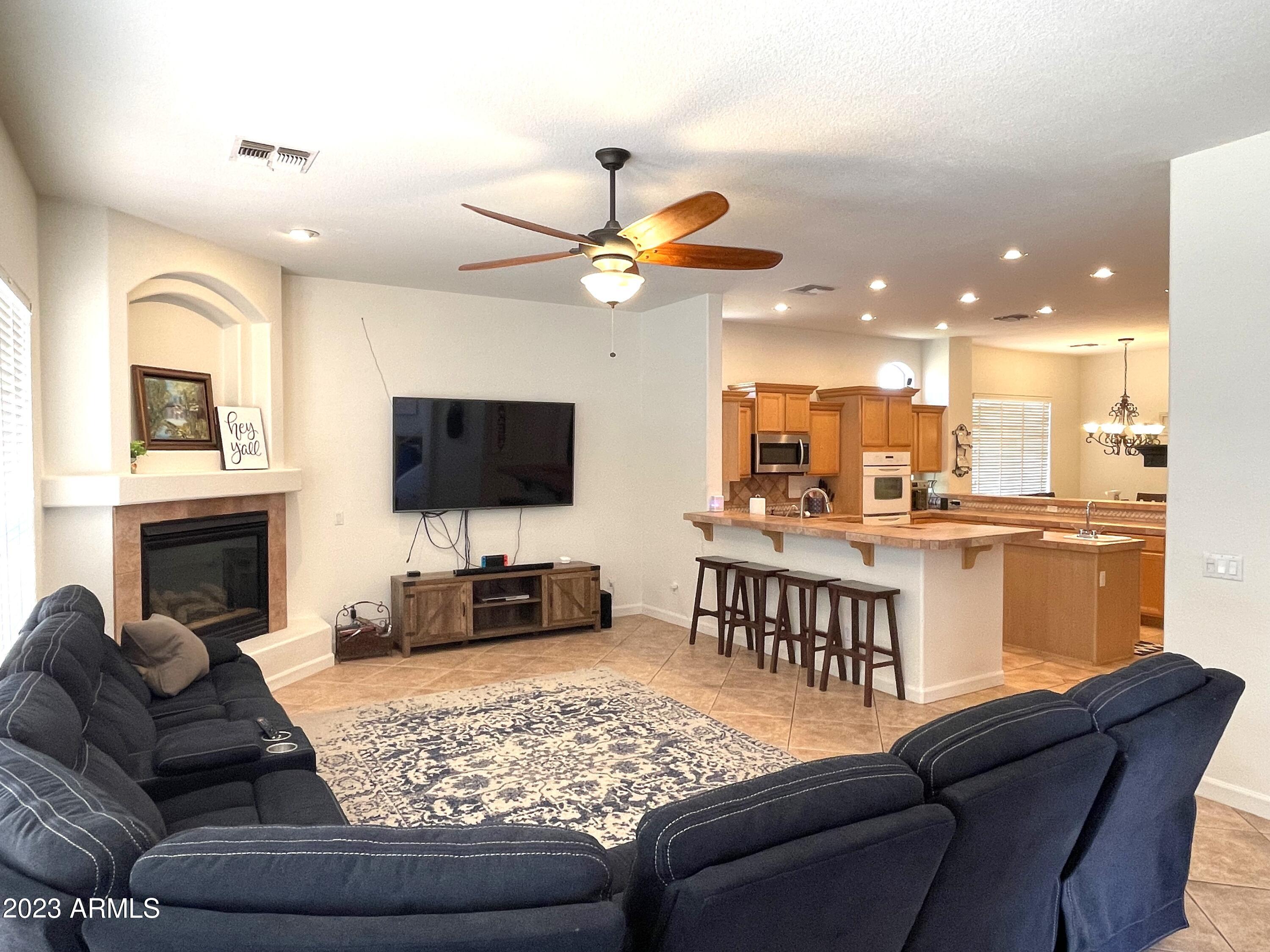1425 N LOMA Vista
