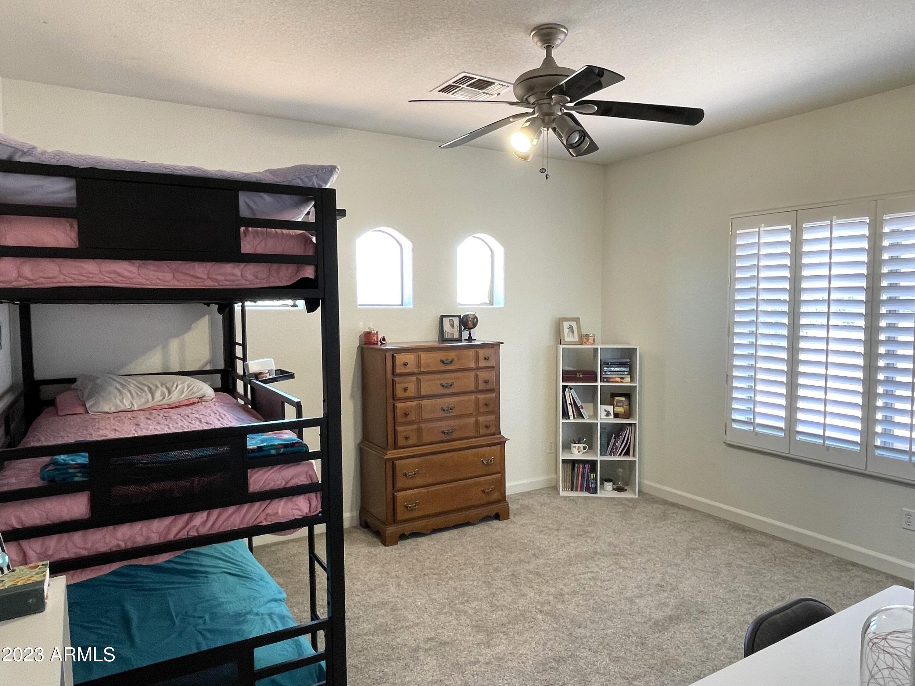 1425 N LOMA Vista