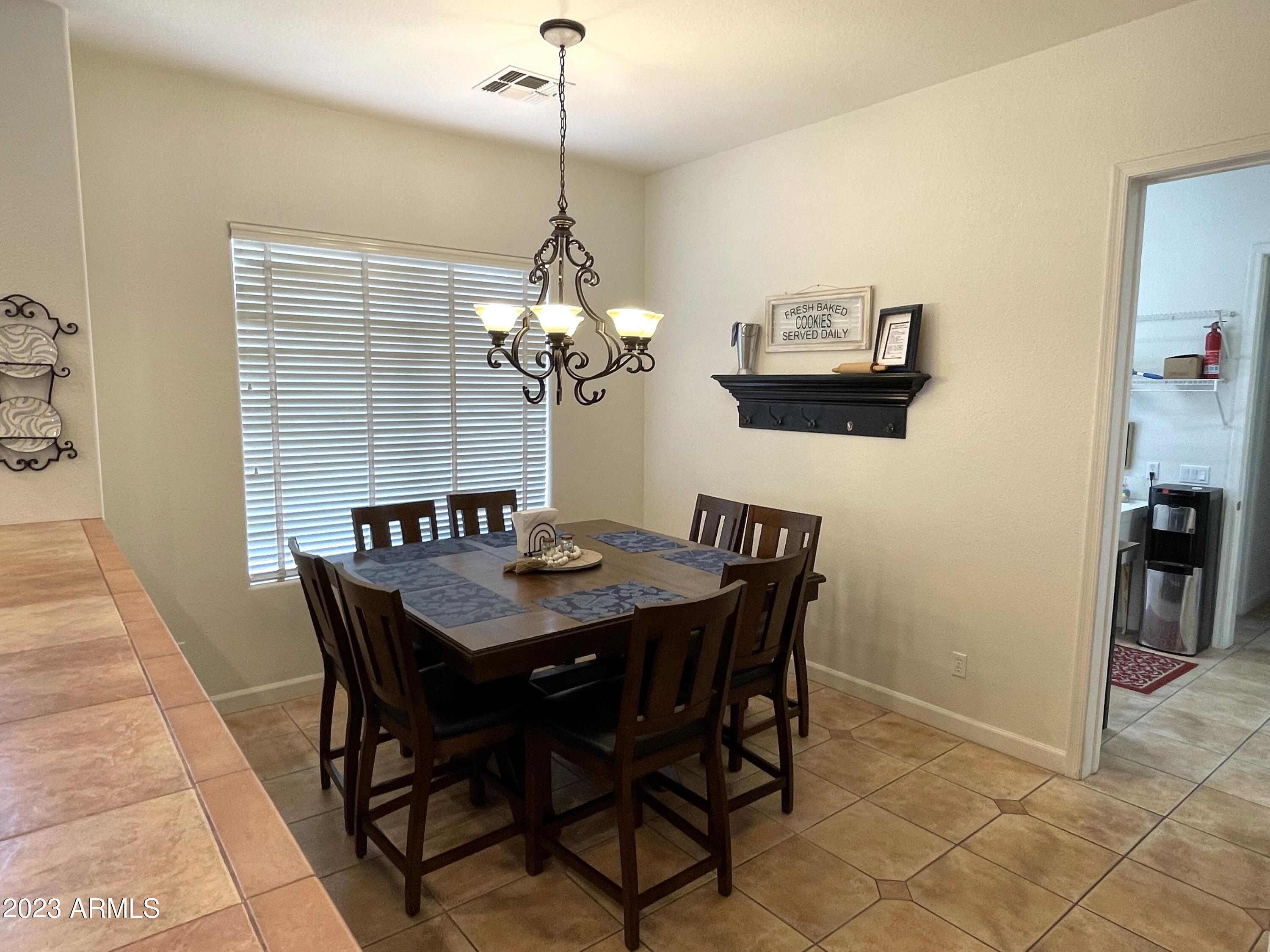 1425 N LOMA Vista