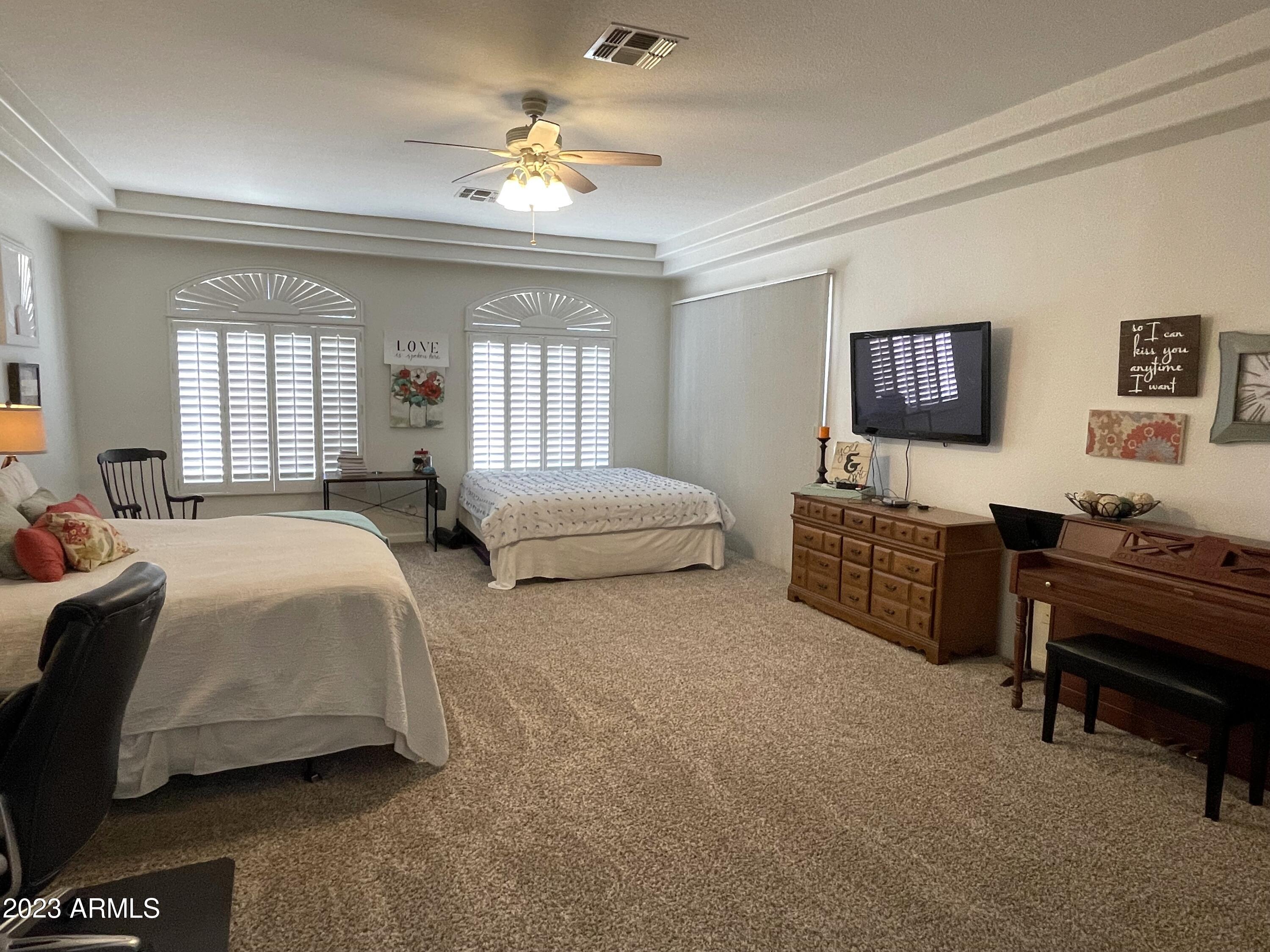 1425 N LOMA Vista