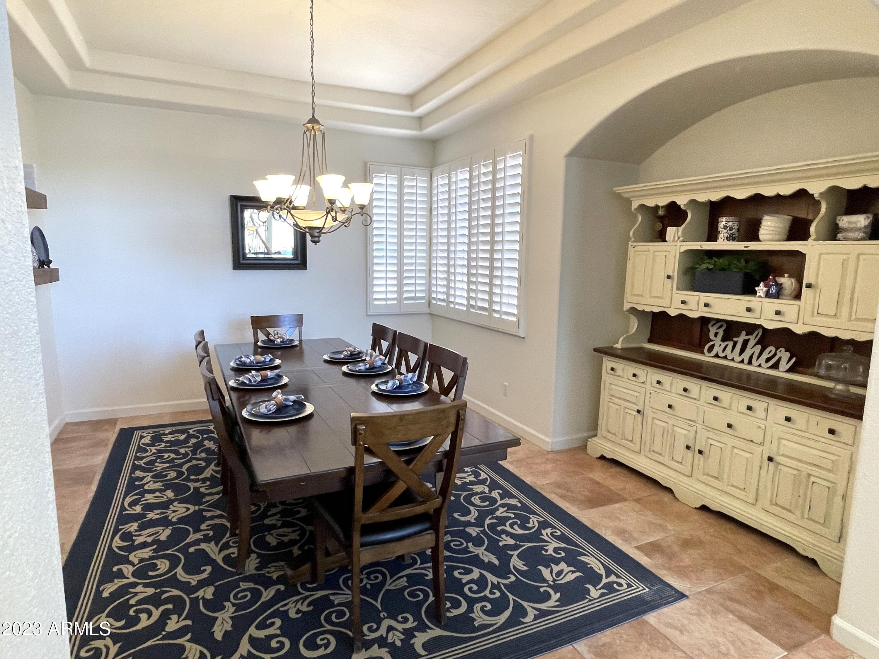 1425 N LOMA Vista