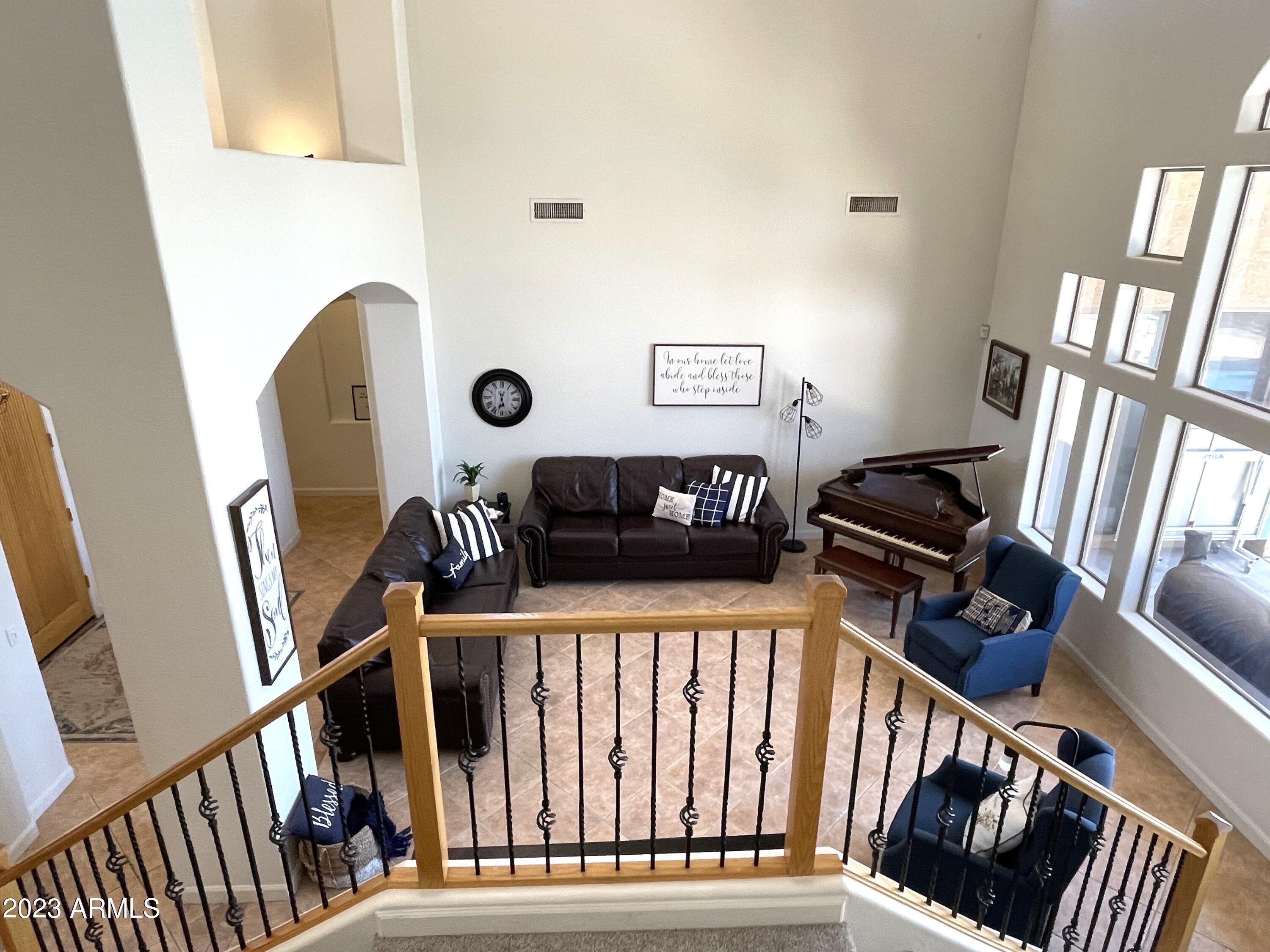 1425 N LOMA Vista