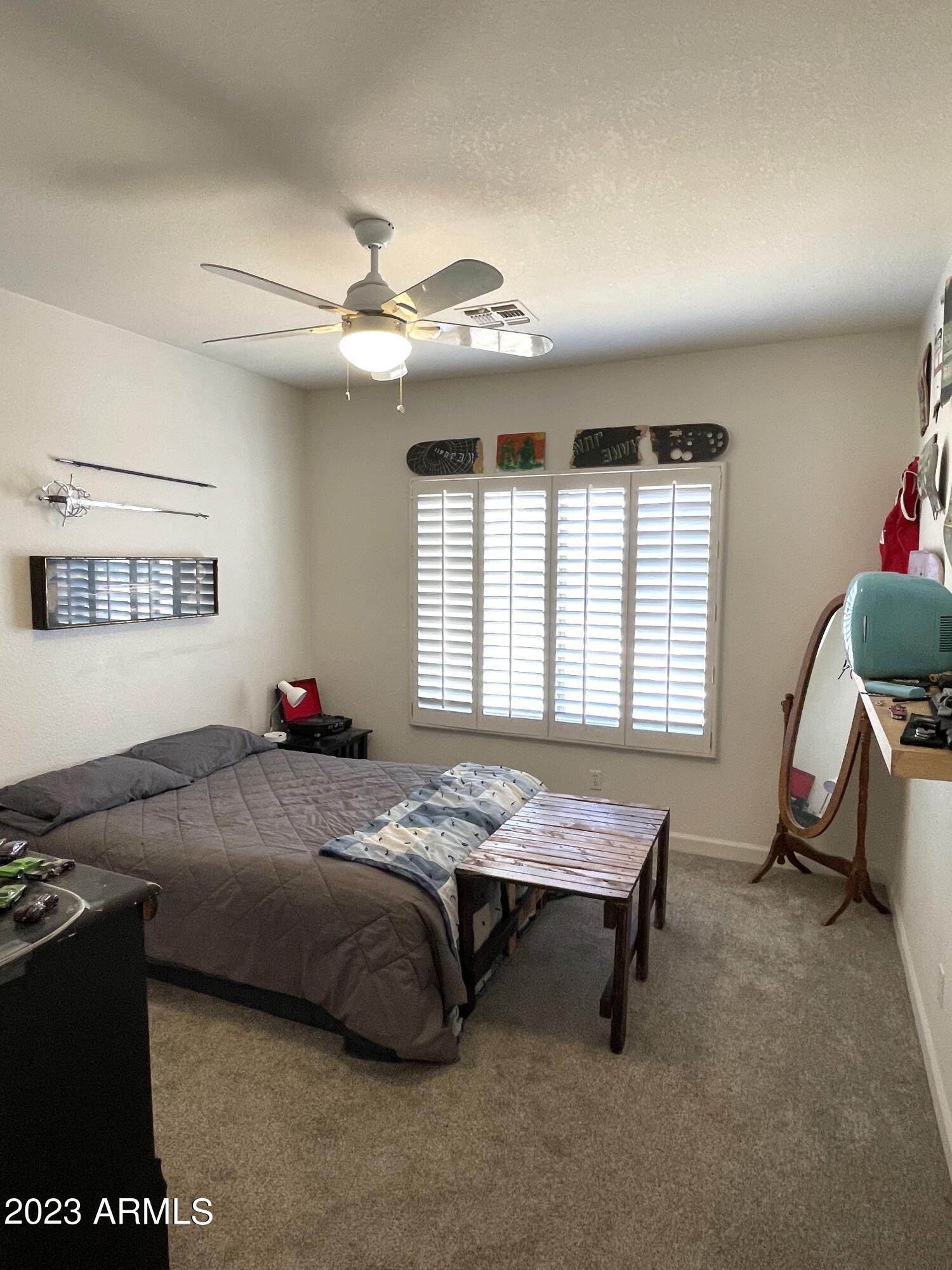 1425 N LOMA Vista