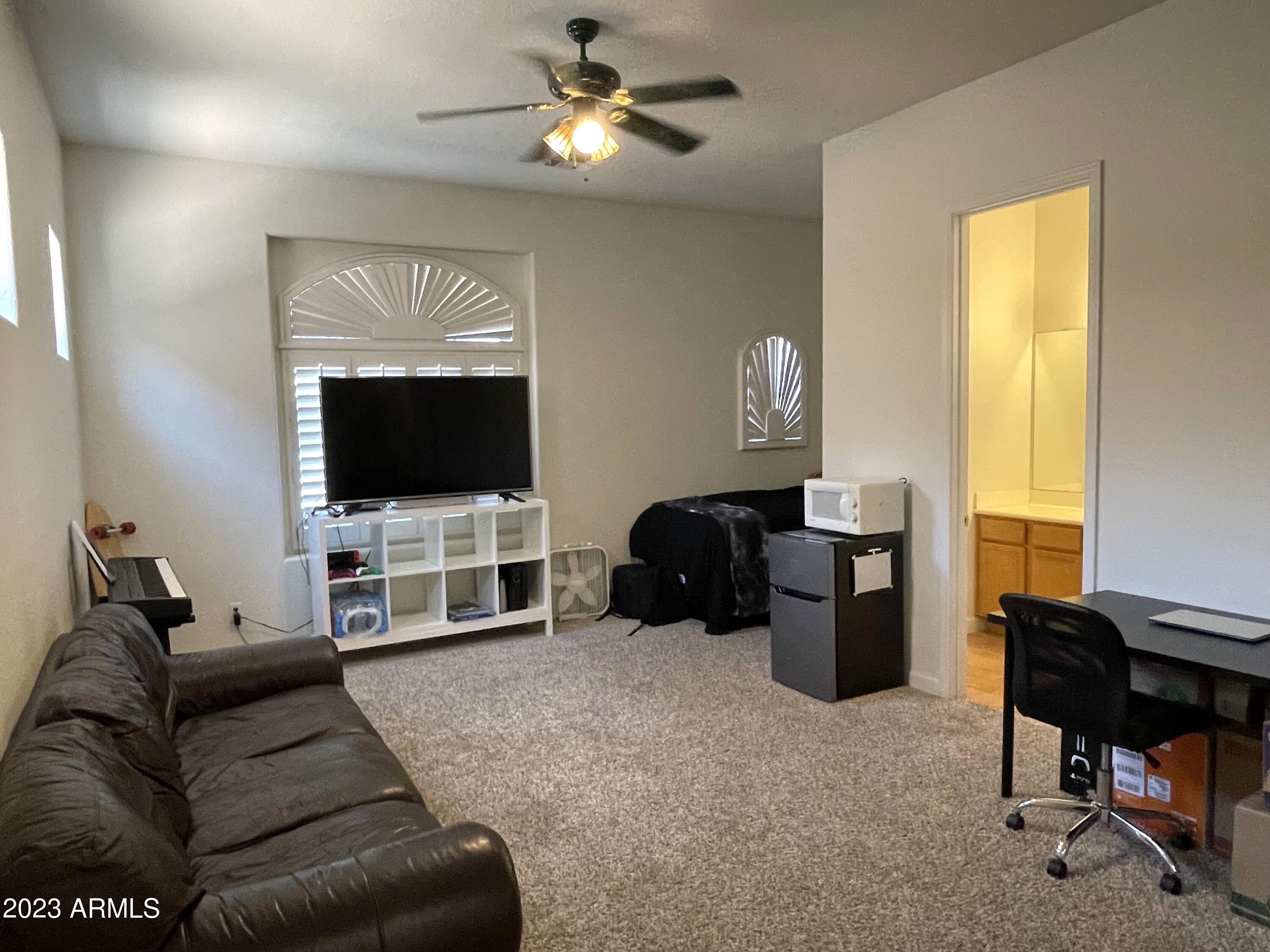 1425 N LOMA Vista