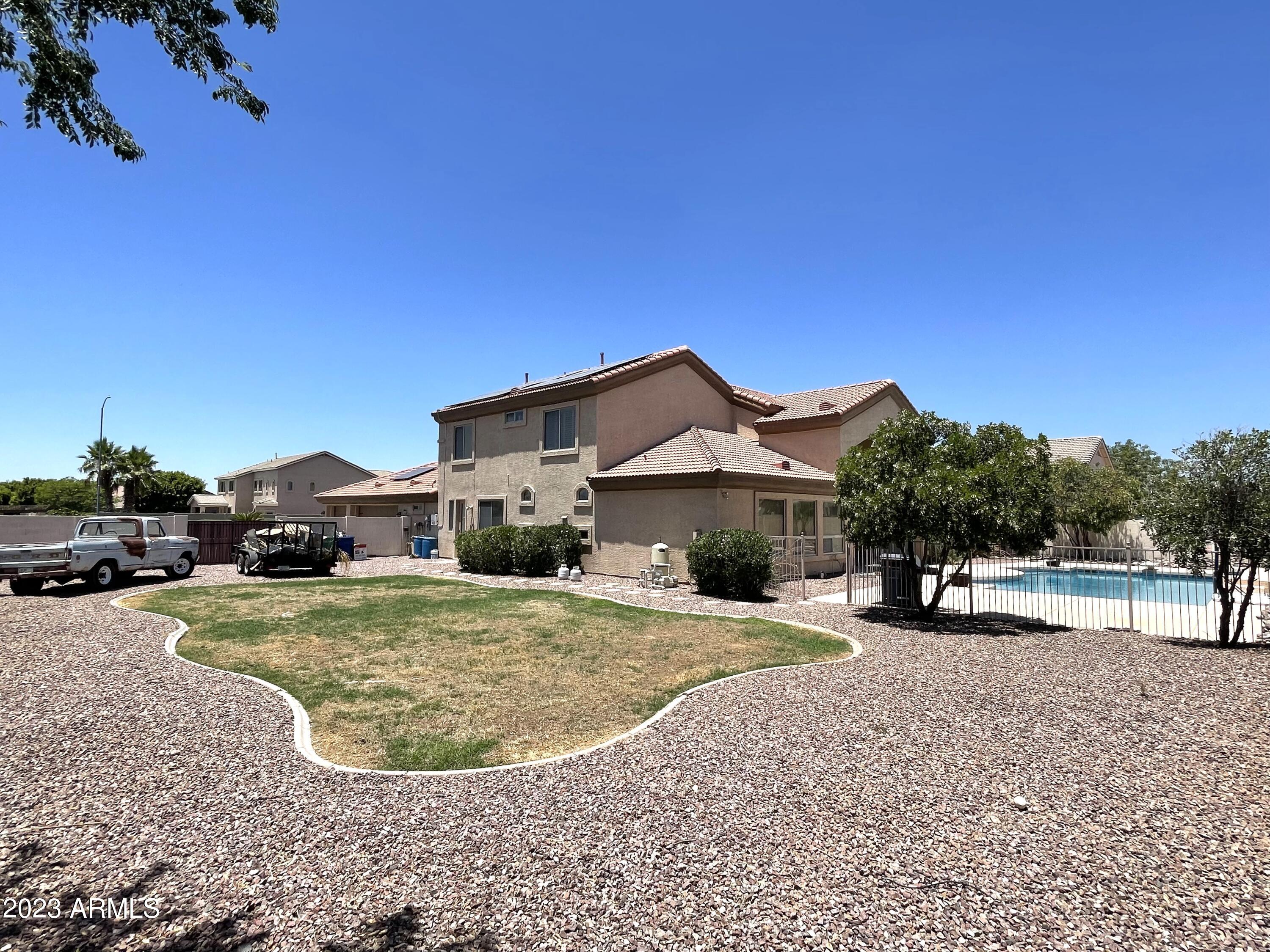 1425 N LOMA Vista