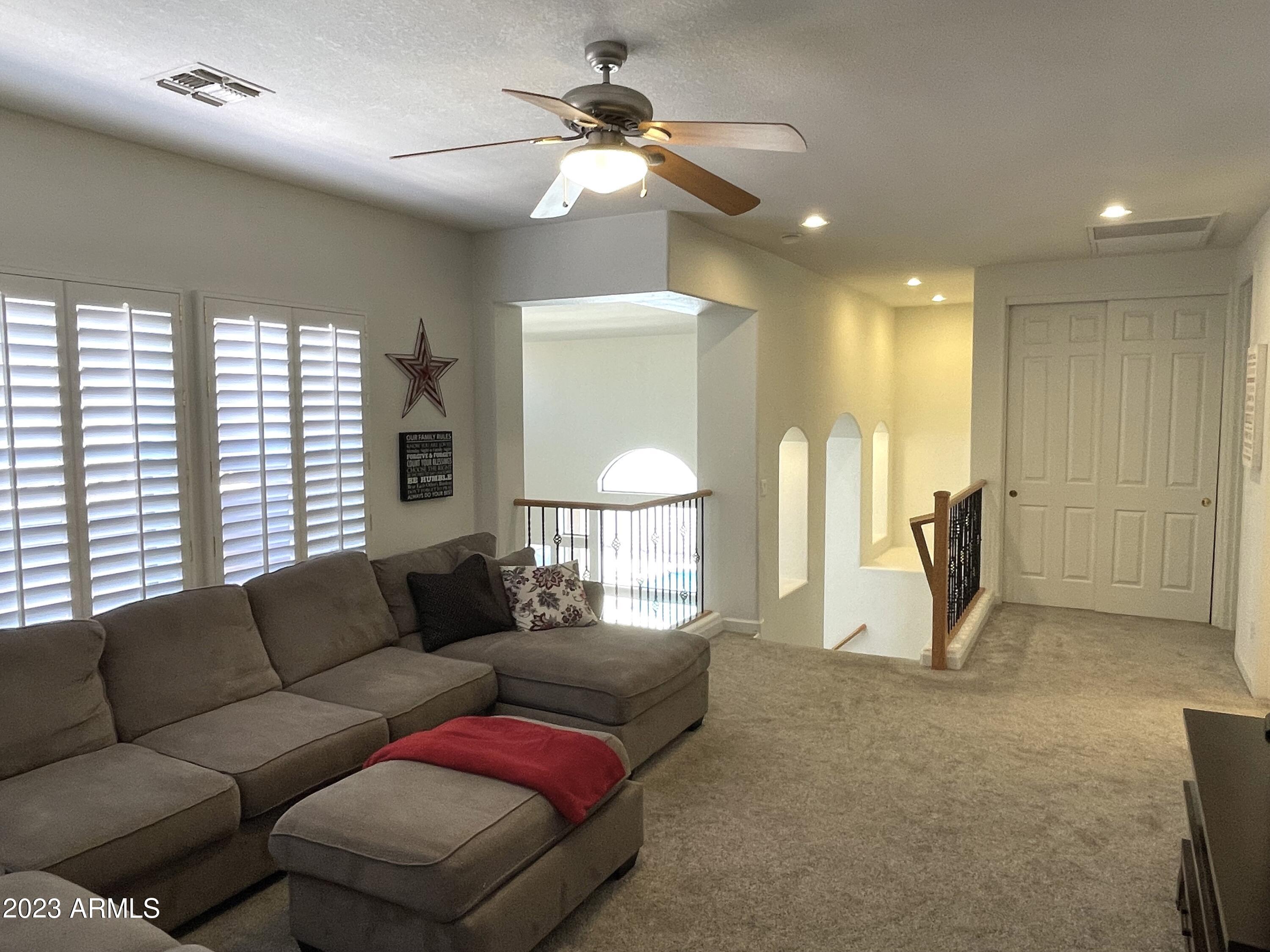 1425 N LOMA Vista