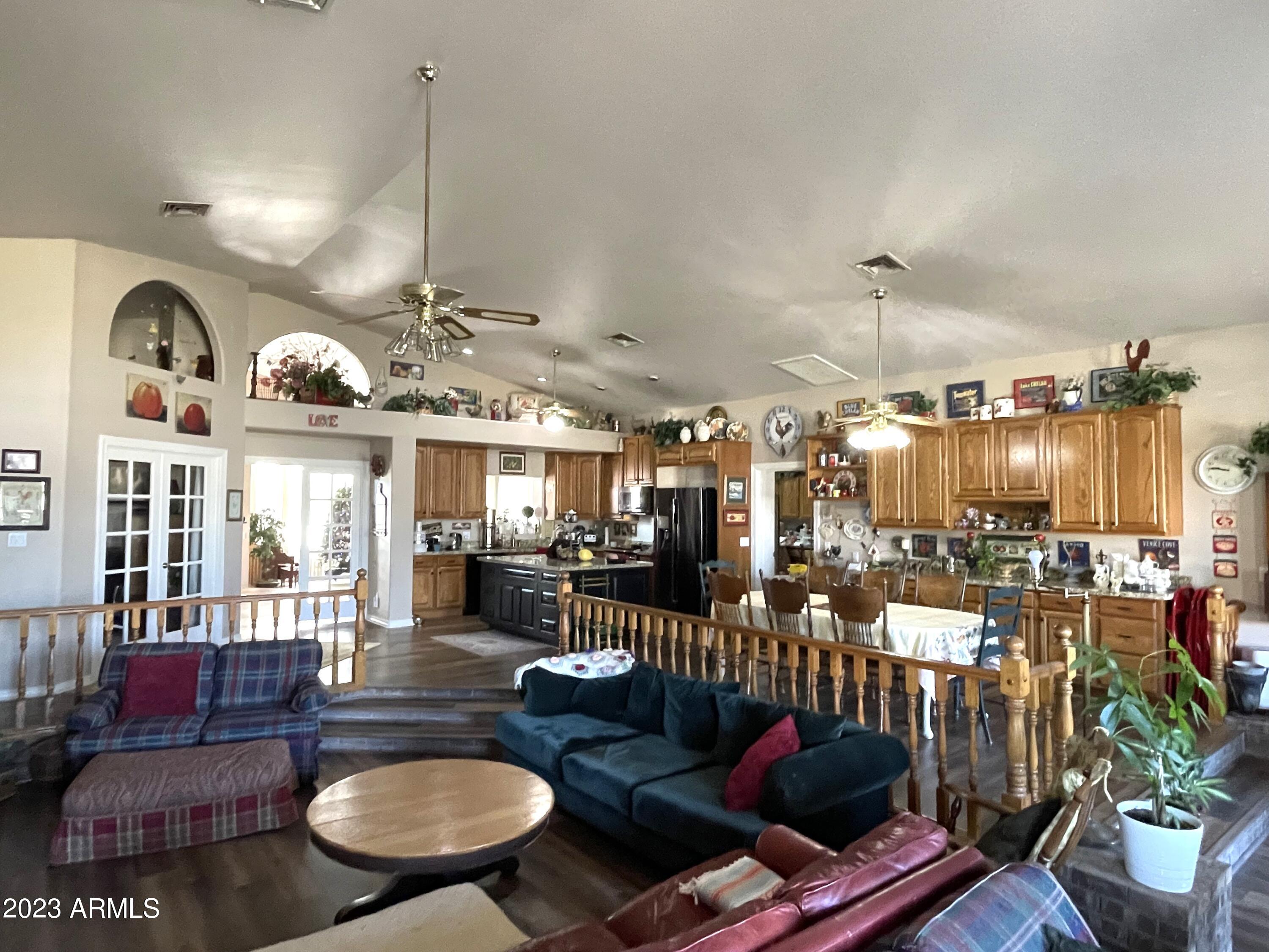 410 E WILLIAMS FIELD Road