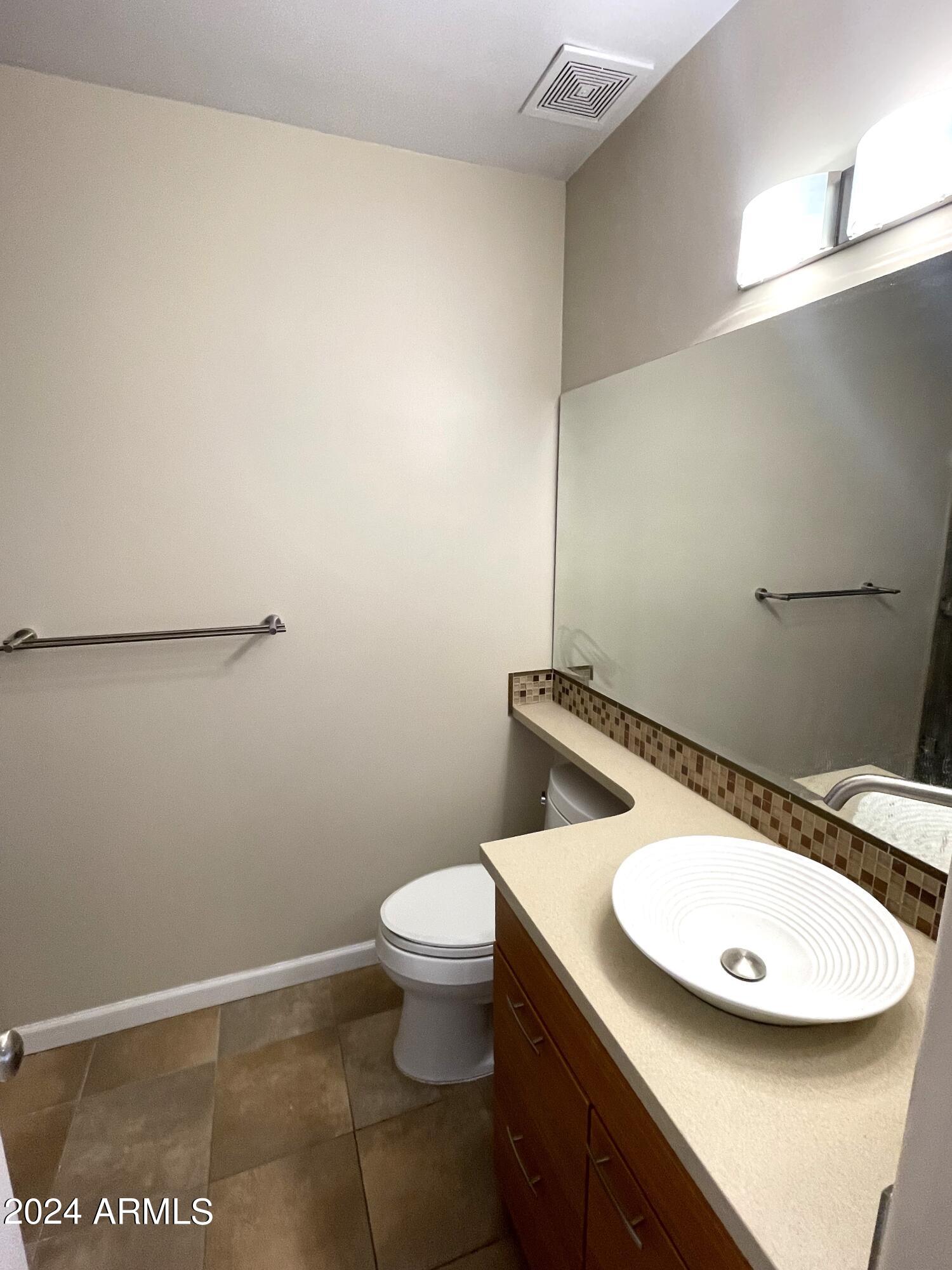 1633 E LAKESIDE Drive, 154