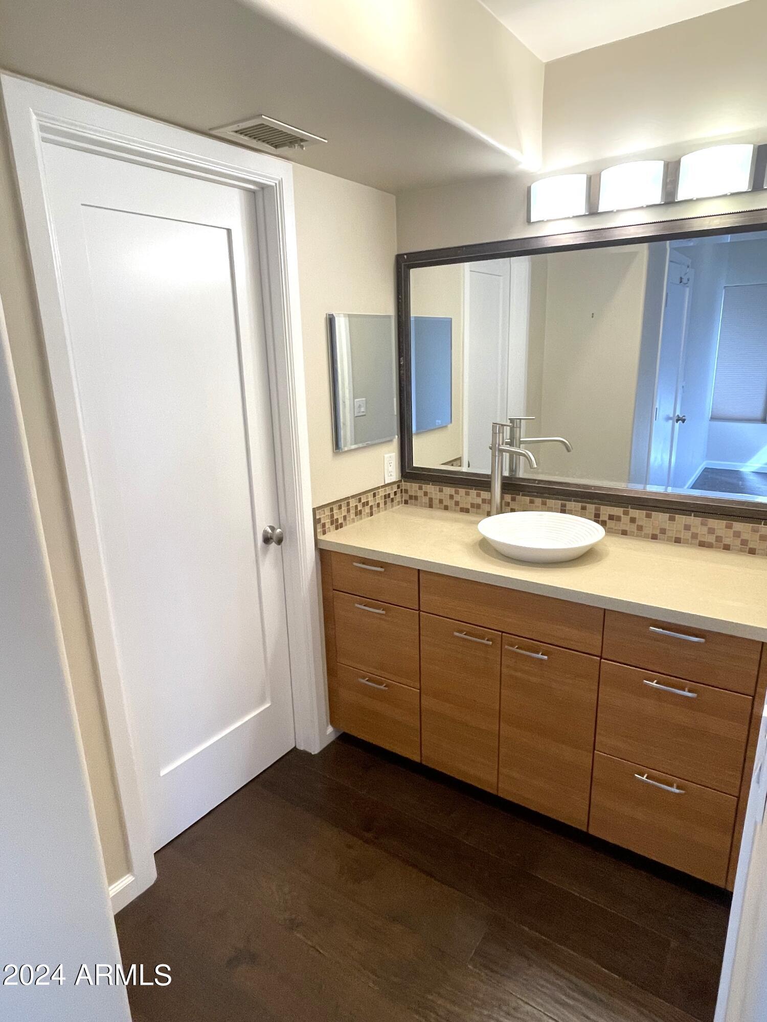 1633 E LAKESIDE Drive, 154