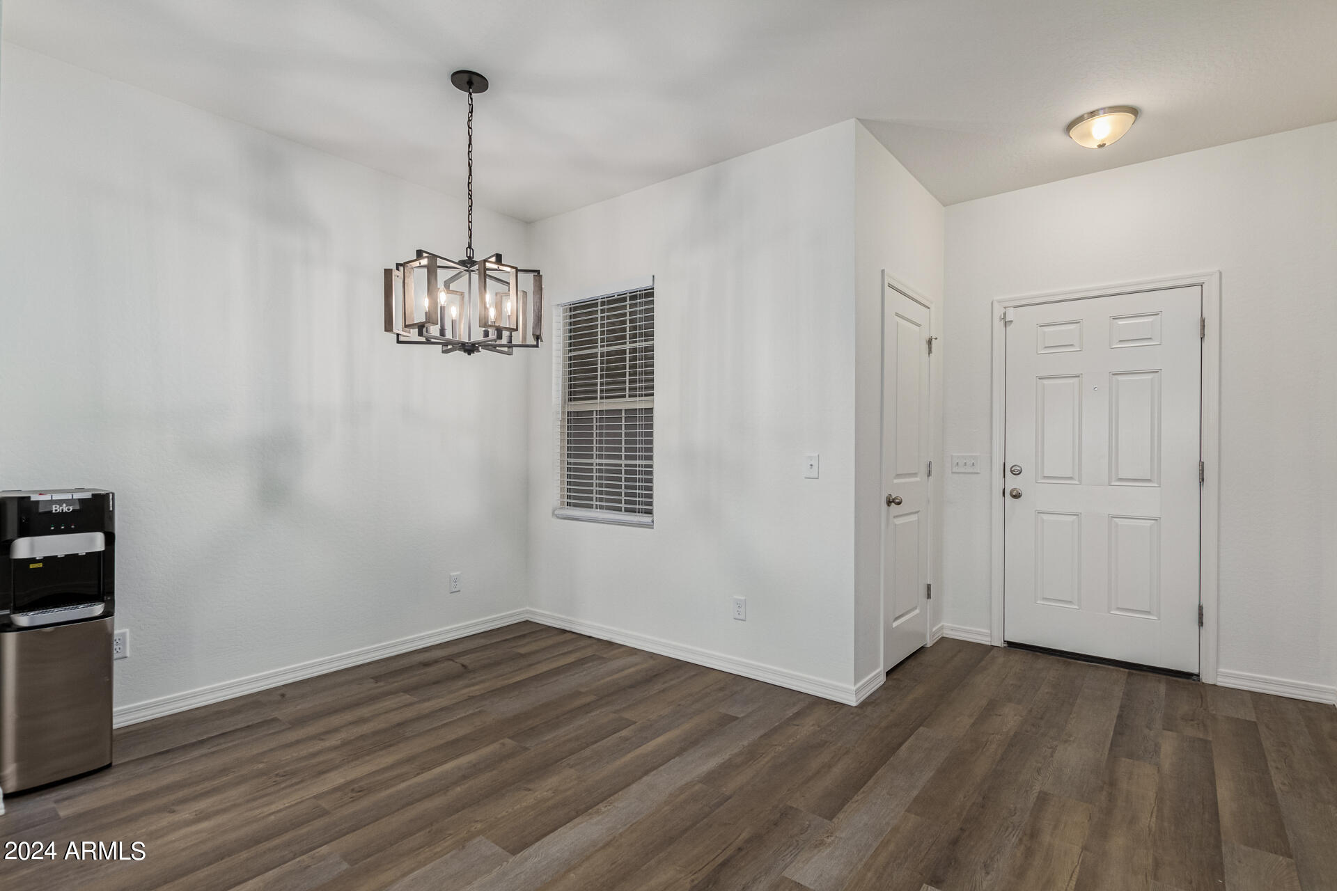 287 W MAMMOTH CAVE Drive