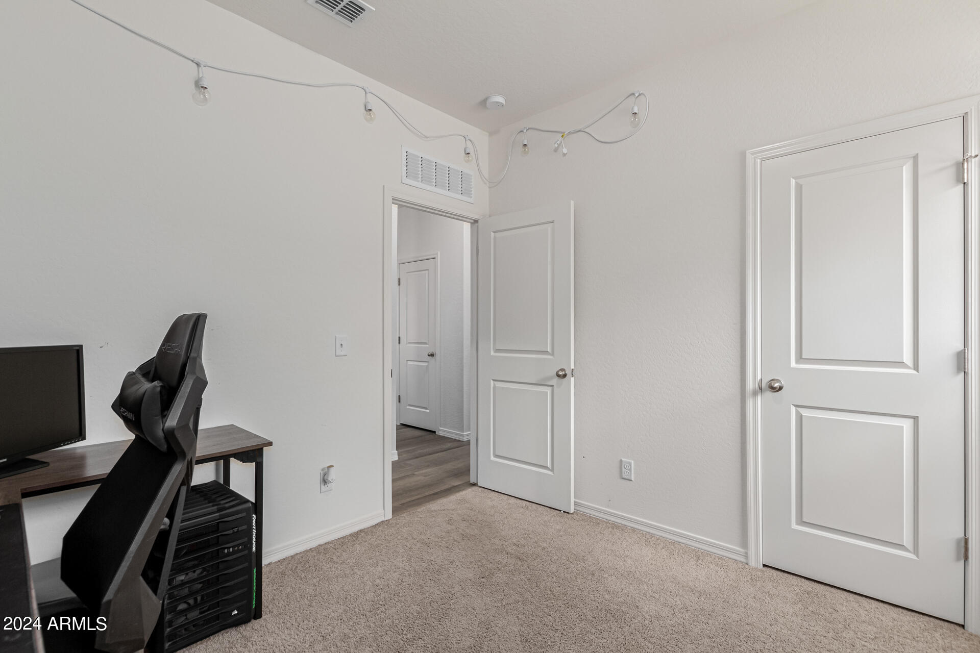 287 W MAMMOTH CAVE Drive