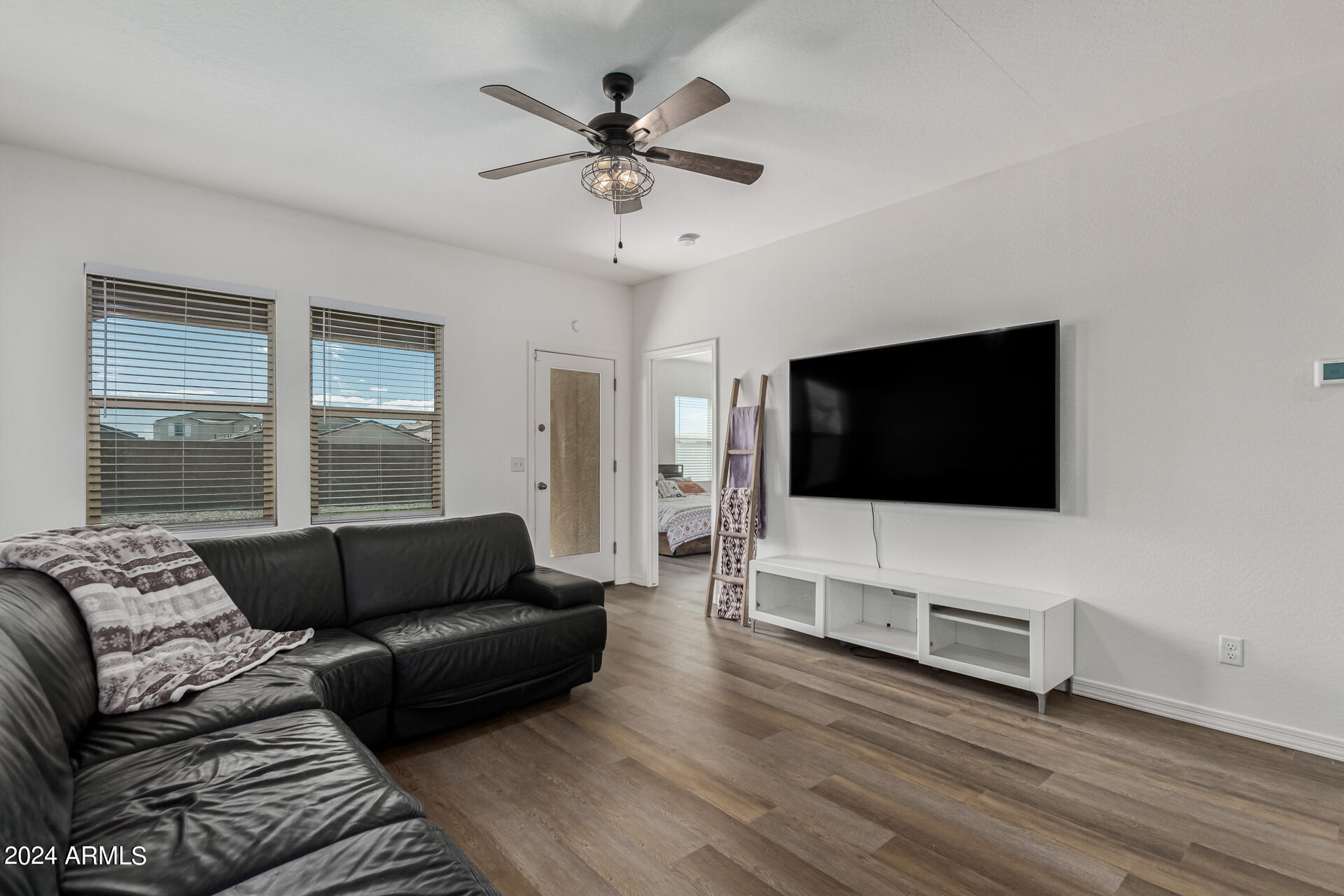 287 W MAMMOTH CAVE Drive