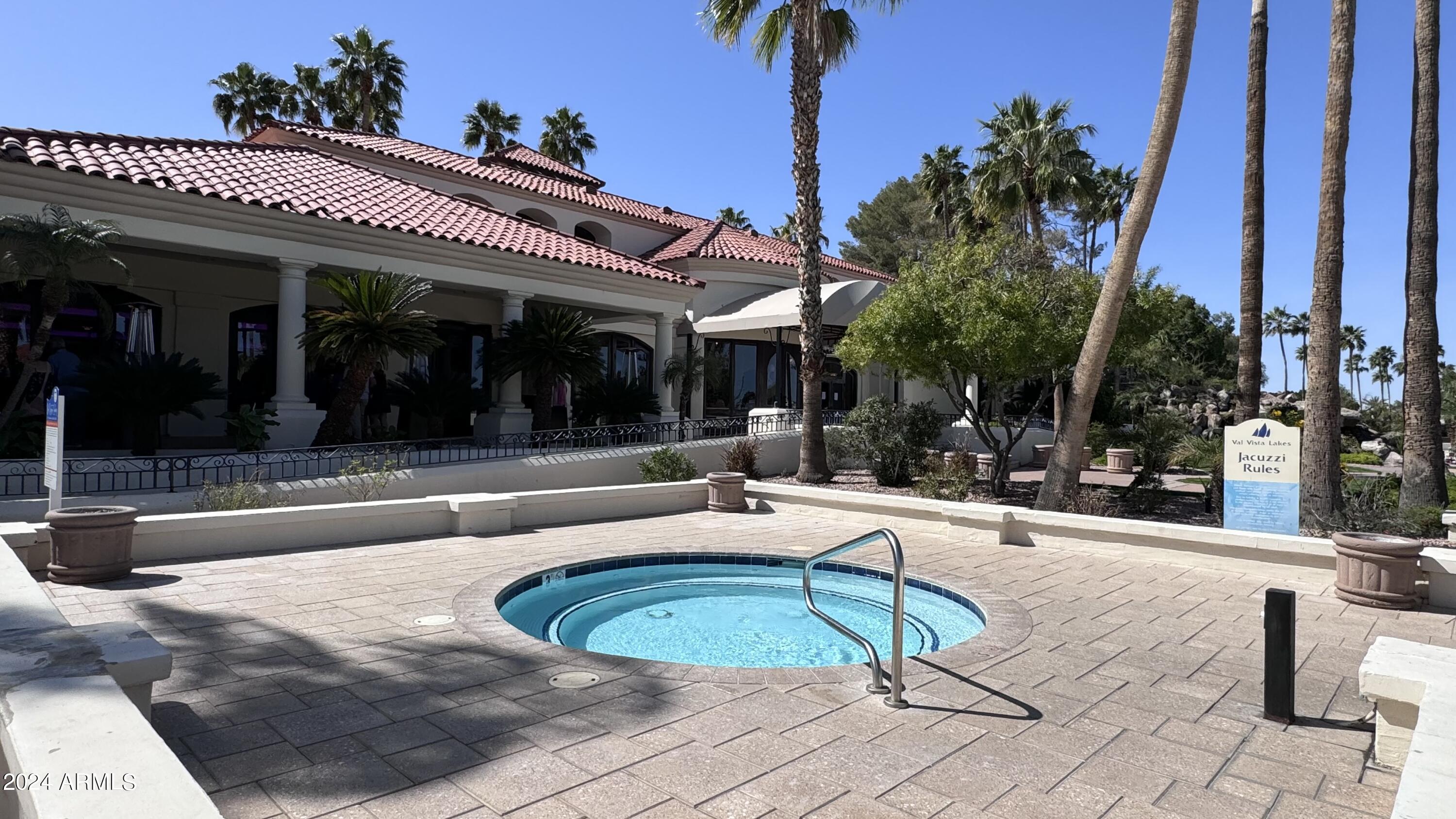 1009 N PEPPERTREE Drive