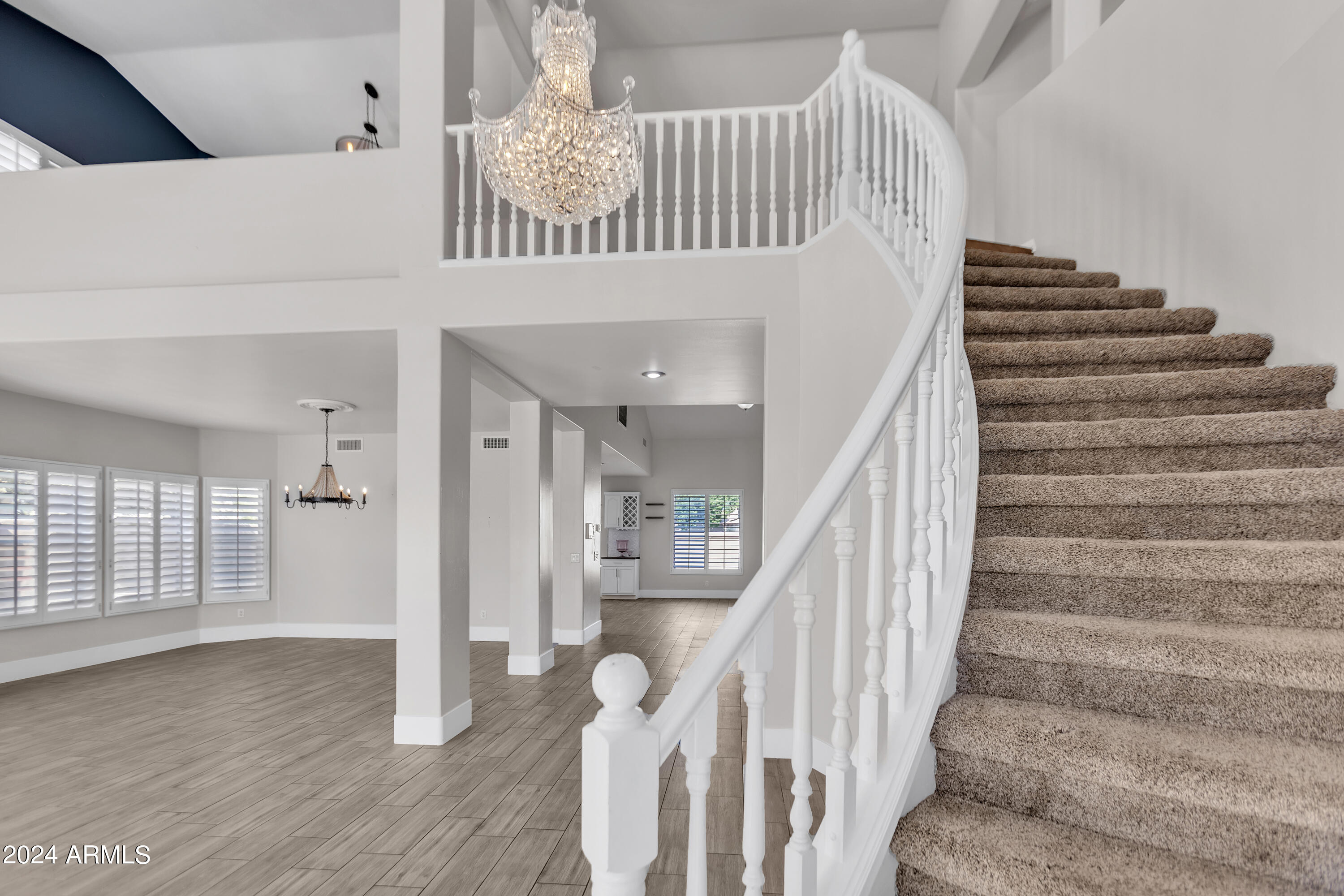 1009 N PEPPERTREE Drive