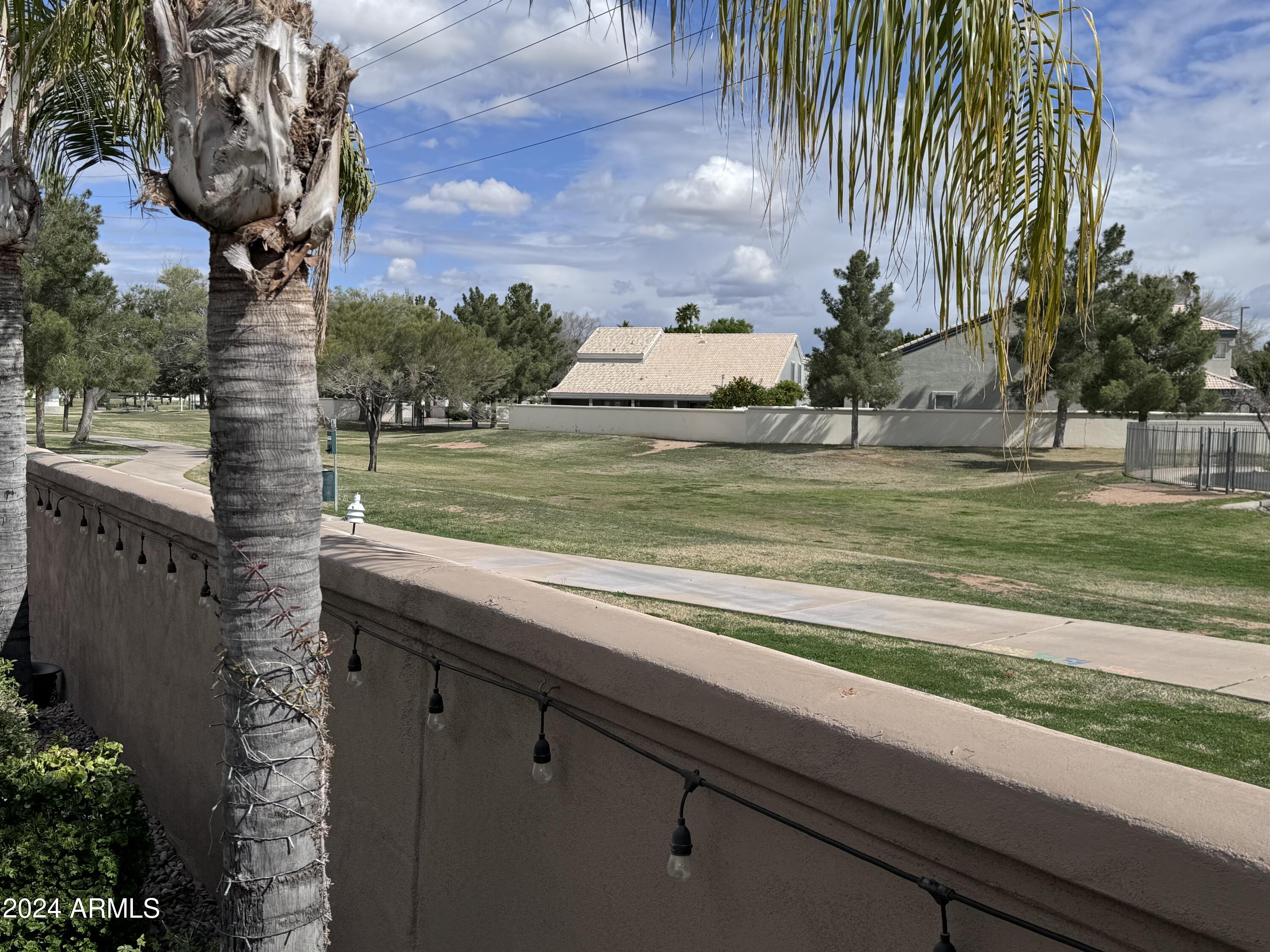 1009 N PEPPERTREE Drive