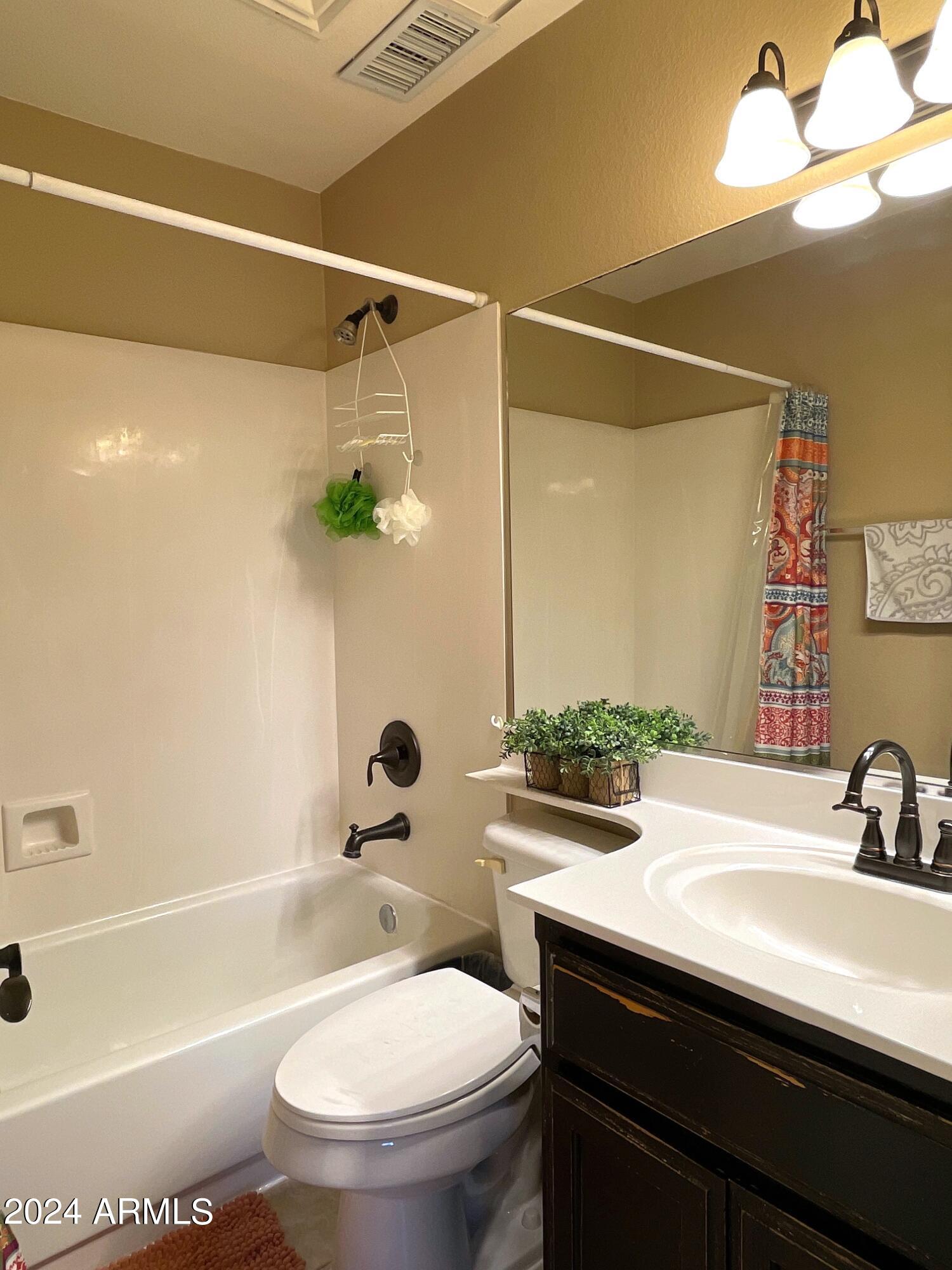 1827 E MARQUETTE Drive