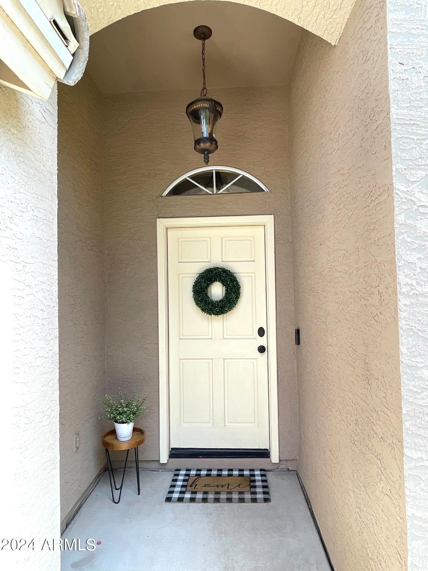 1827 E MARQUETTE Drive