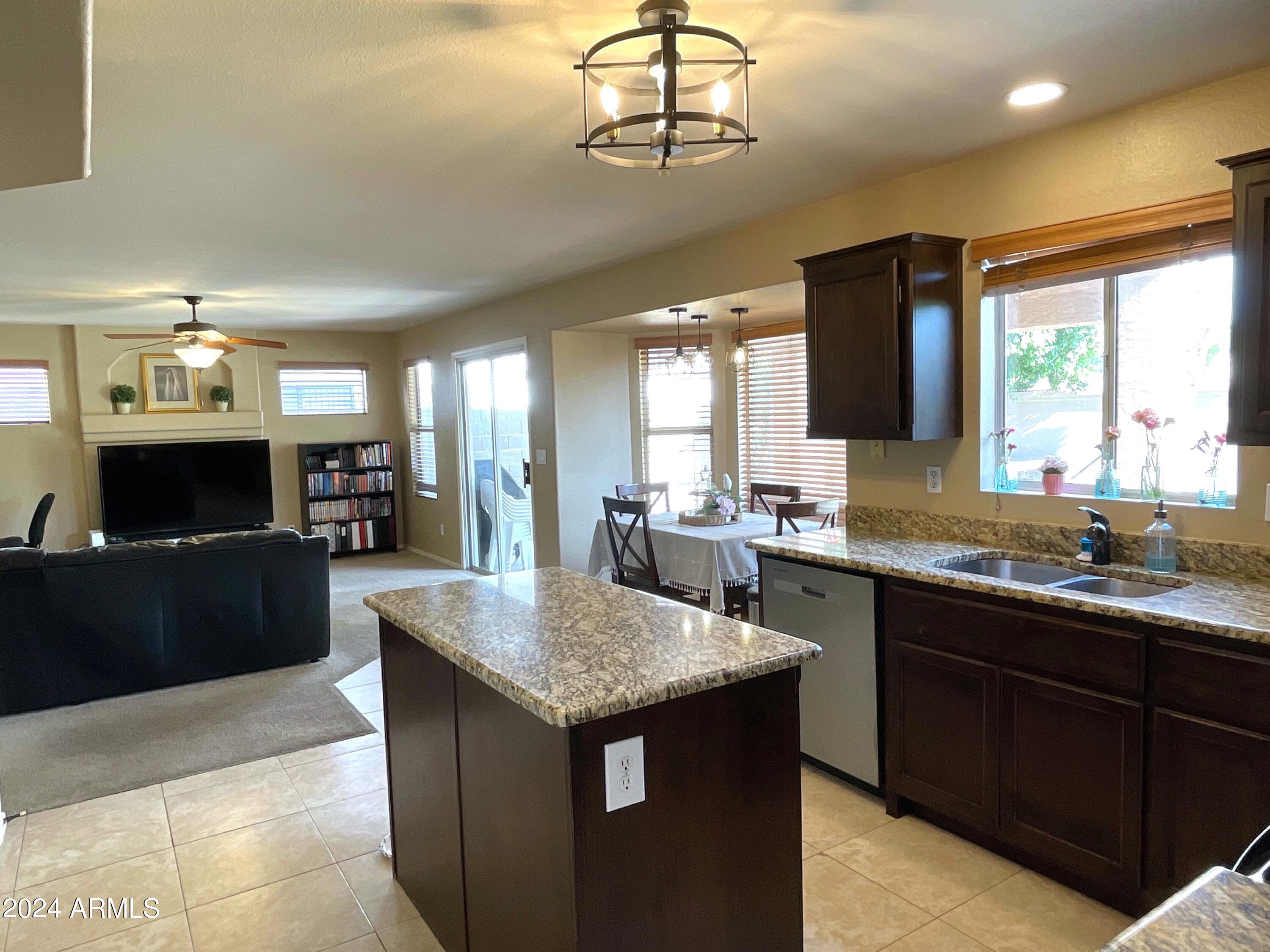 1827 E MARQUETTE Drive