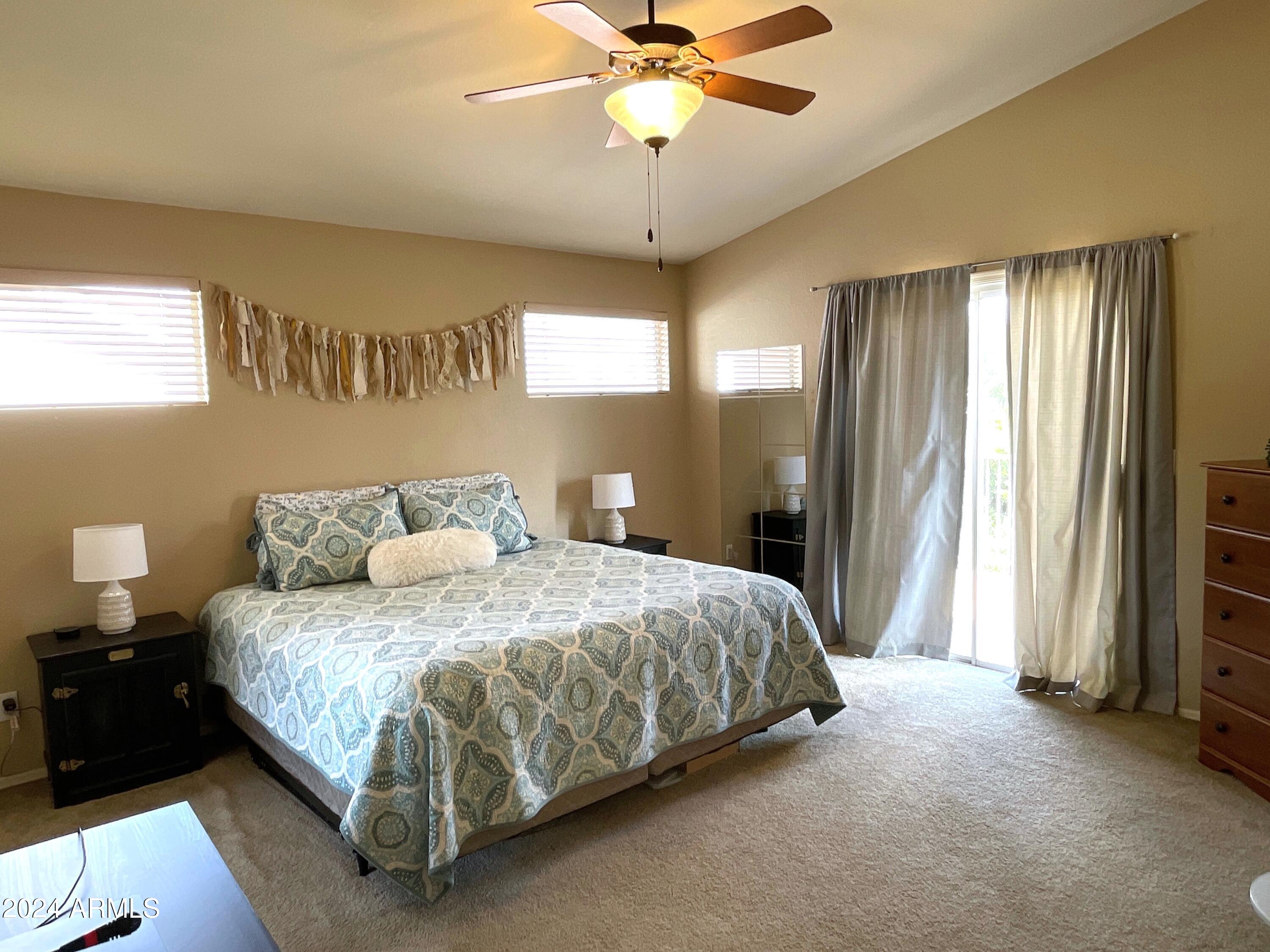 1827 E MARQUETTE Drive