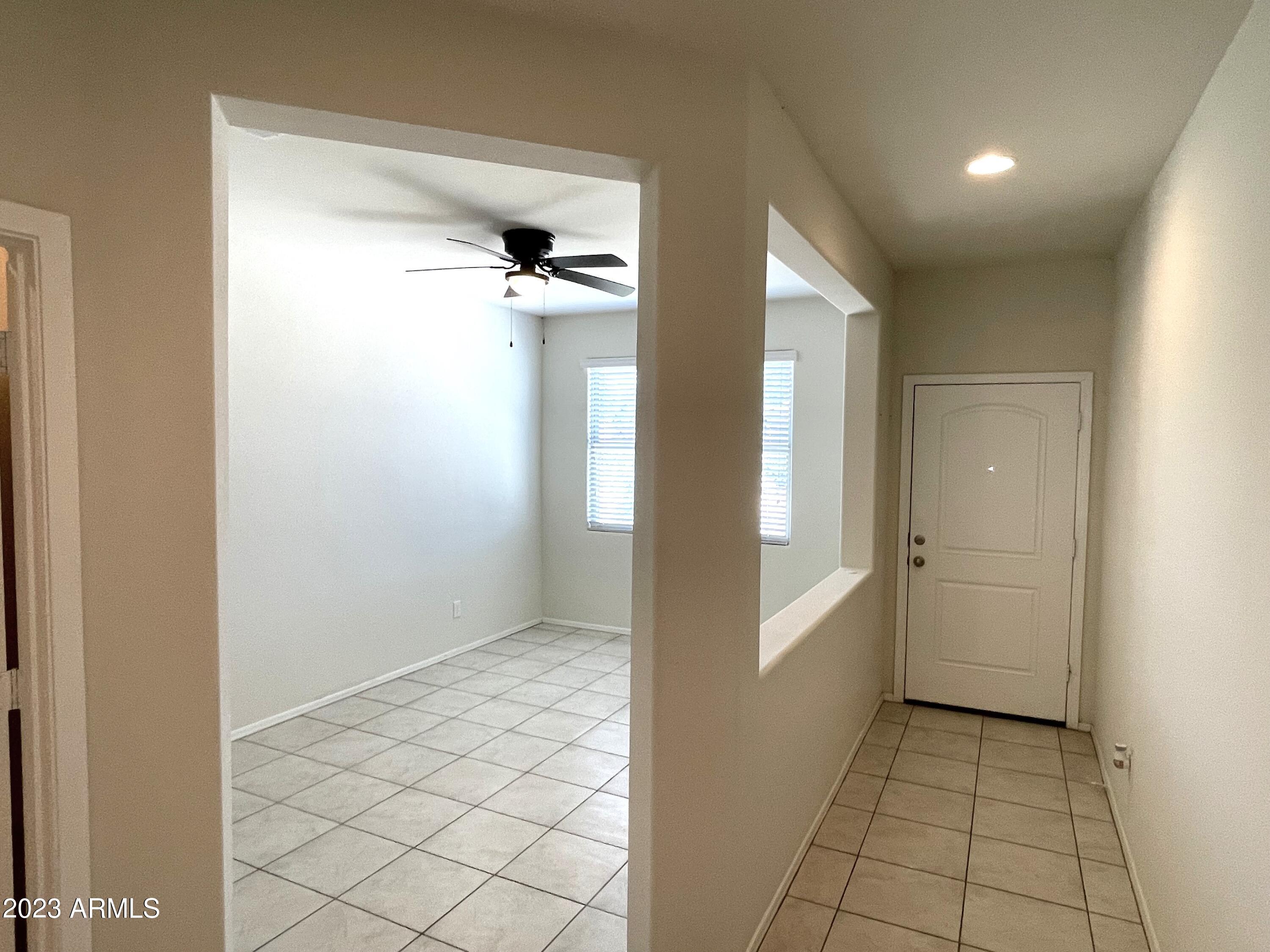 42025 W MANDERAS Lane