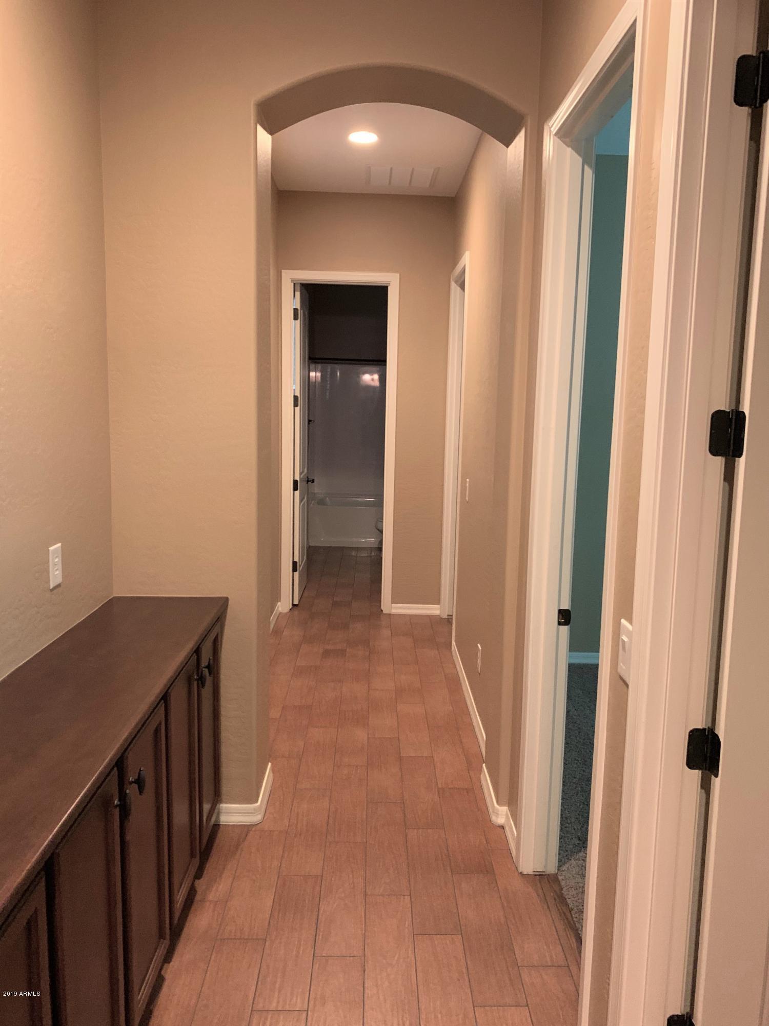 2557 E ORLEANS Drive