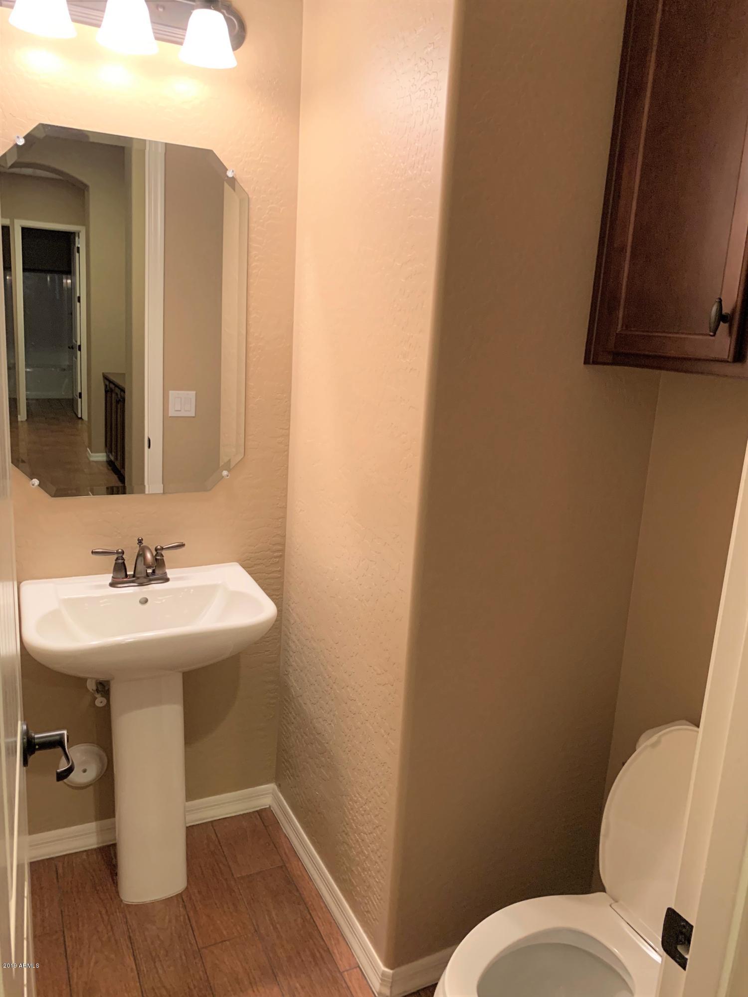 2557 E ORLEANS Drive