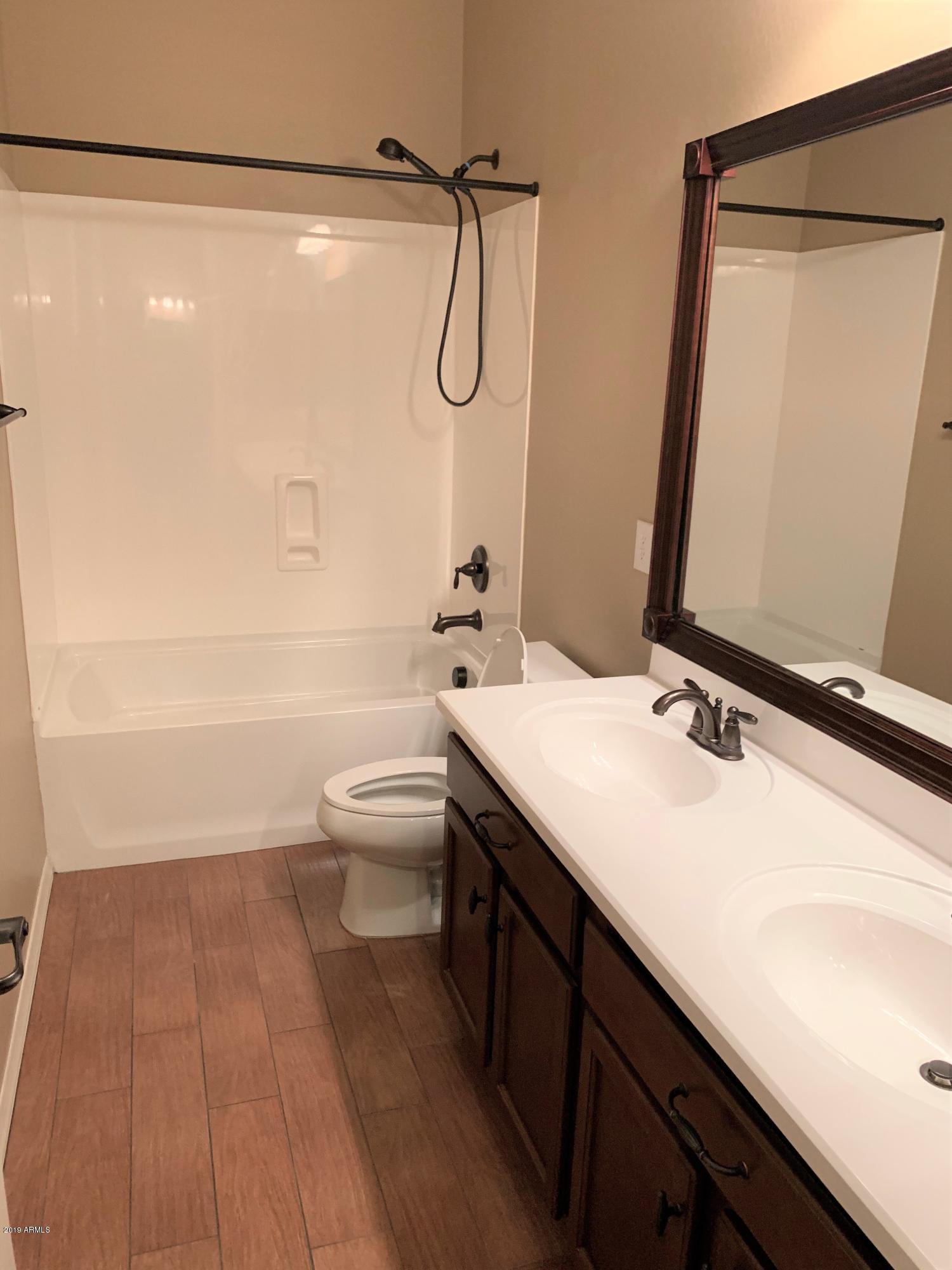 2557 E ORLEANS Drive